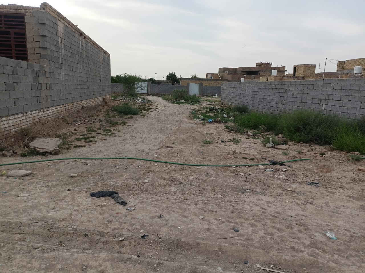 قطع 200متر زراعي ماي كهرباء وابنيان يمها بشراع حسينية شريفه بنت الحسن طريق ال عواد قبل لاتوصل ابو رعد ابو السيراميك السعر 14ونص وبيها مجال هذا رقمي***********
