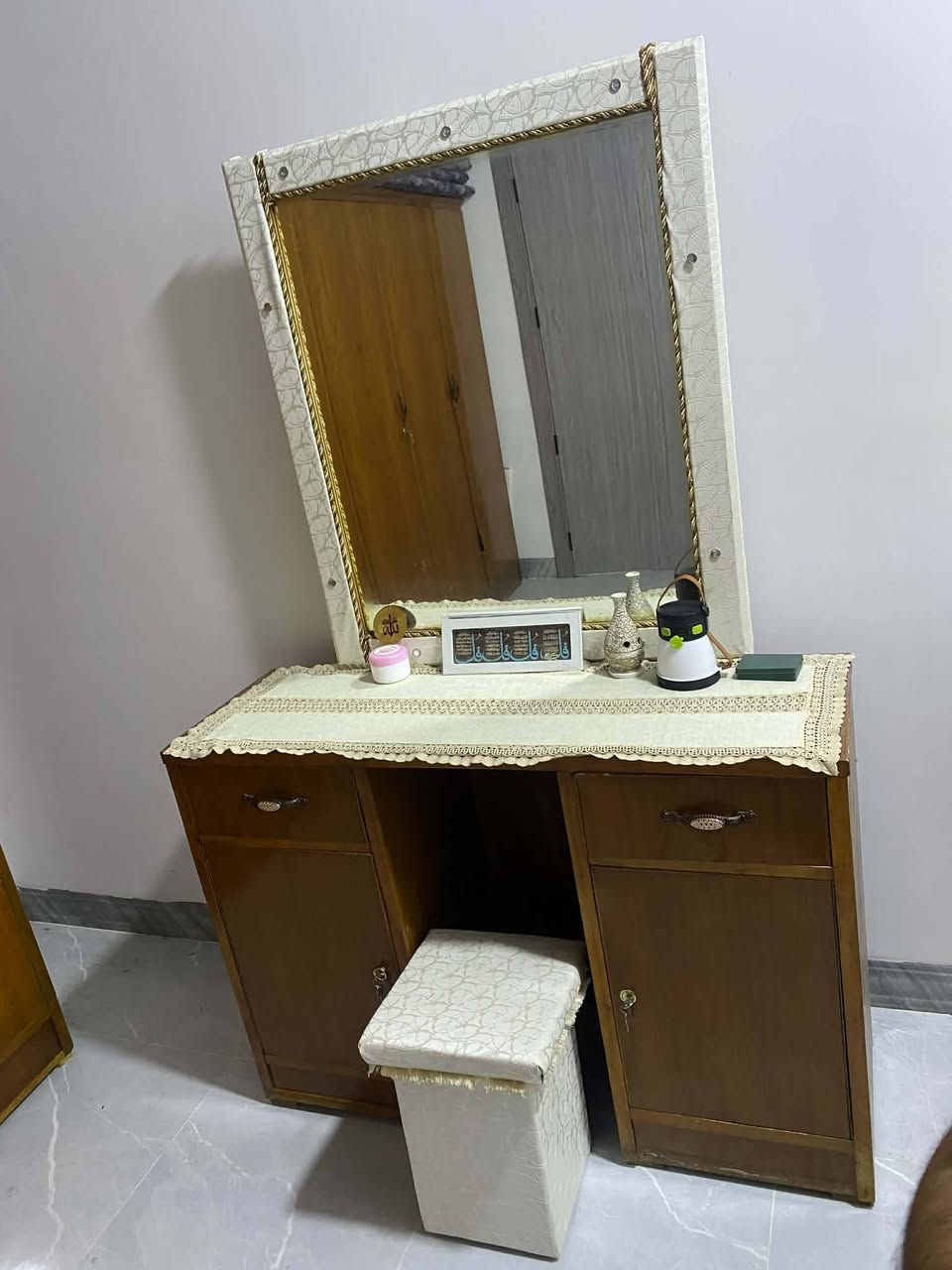 غرفة نوم كاملا الموقع الموصل السعر 500الف 
الاستفسار /***********
