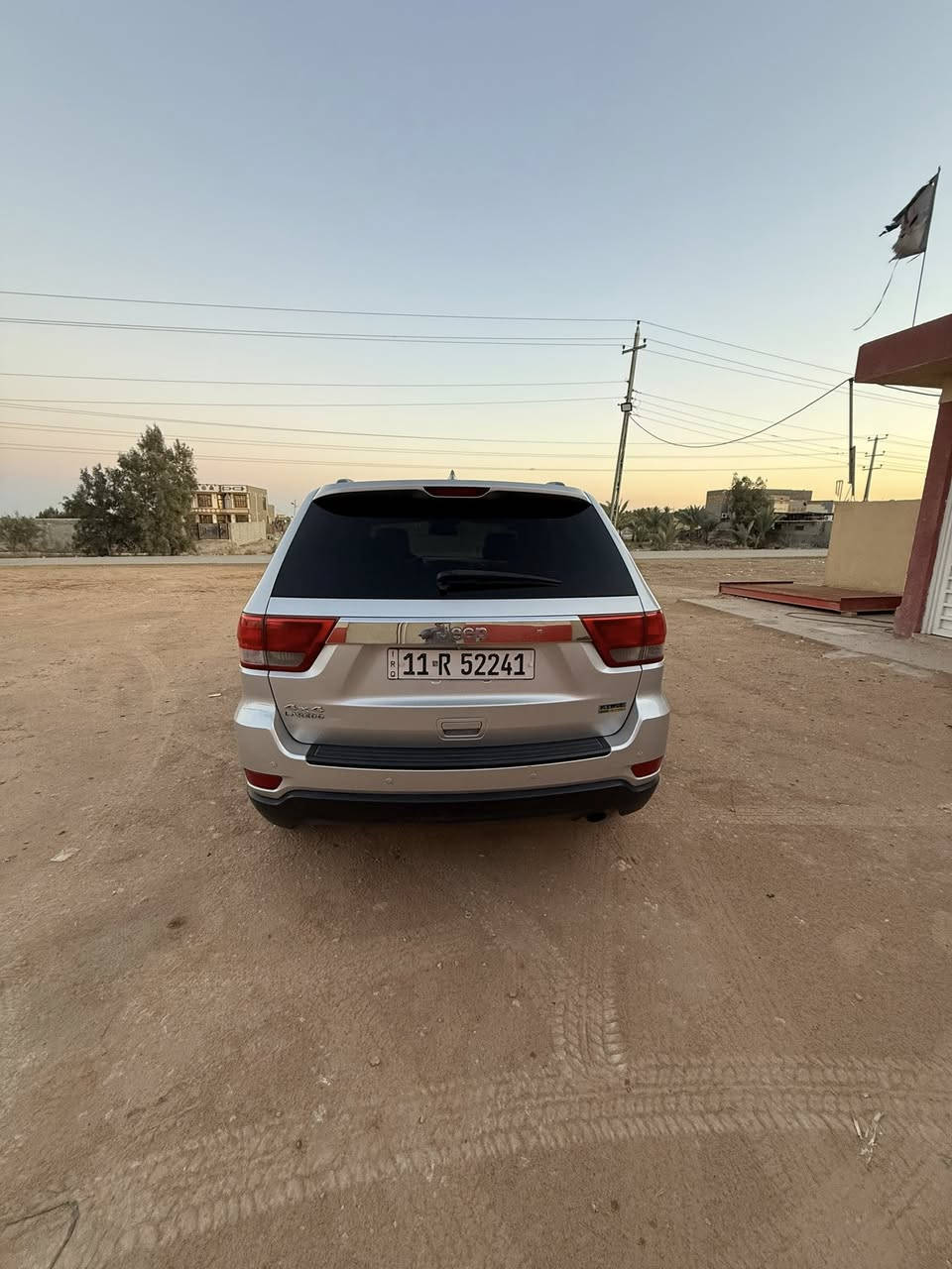 جيب 2012 وارد امريكي كلين تايتل 
كفاله عامةمن البارد والصبغ والفتح والتبديل 
ماشيه 111 
مكينه 3.600
مناقصة كلشي السيارة تخم تاير حداديه جديد 
رقم بغداد بسمي 
مكان السيارة بابل الجزائر 
هـ ‭0783 863 5978‬
