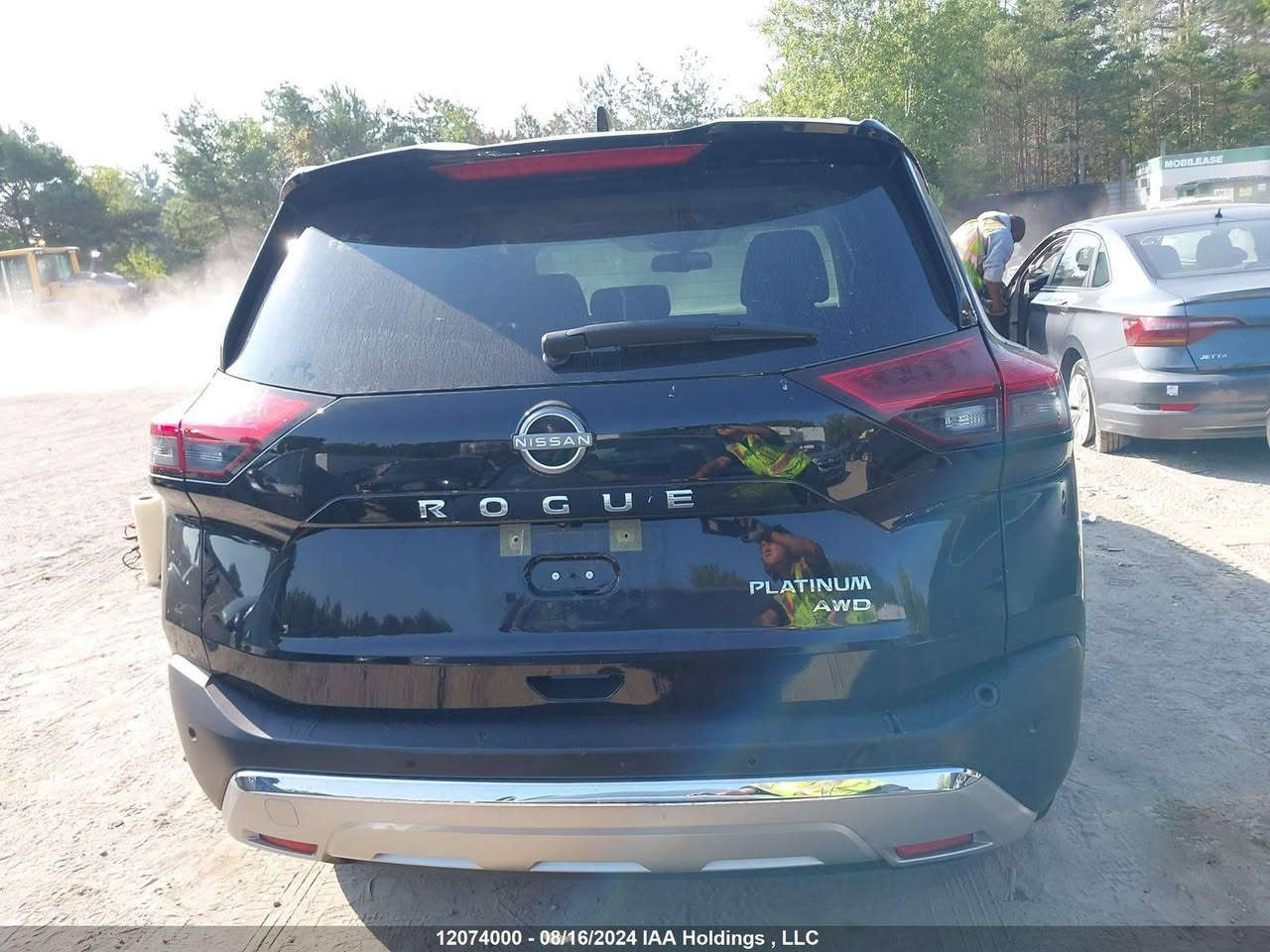 السلام عليكم نيسان روج بلاتينيوم اعلى فئة بلروج 
Nissan
Rogue, Platinum AWD 2023
صبغ جاملغ وربع باب فقط بدون ايرباكات 
دخلت ماشية 28 كيلو حاليا 35 كيلو سيارة بدون نقص جديدة كلش رقمتها على ايدي رقم شمالي اربيل
***********
