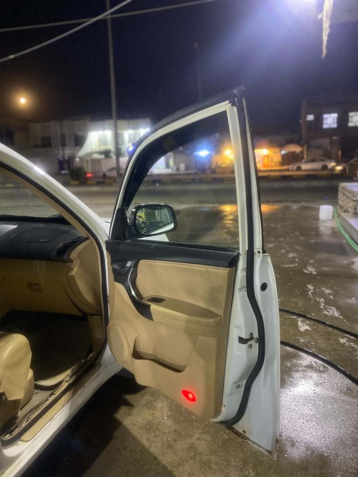 تيكو ١٢شكل ١٣
كير محرك مكفول 
كير كهربائي 
شاشه 
تبريد
رقم انكليزي  قادسيه
بيها نواقص موضحه بالصور 
يد مال باب وبك لايت 
مكانها ديوانيه 
السعر ٤٣ وبيها مجال 
***********

