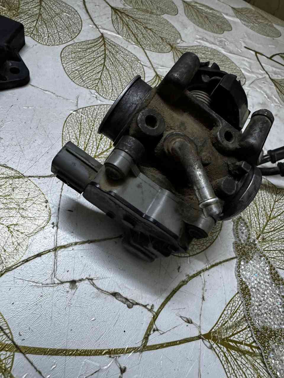 سلام عليكم غراض البيع جويتر 50 عقل 40صانصه 25 غراض كلهن على فحص نضيفات رقم *********** بكان شعب
