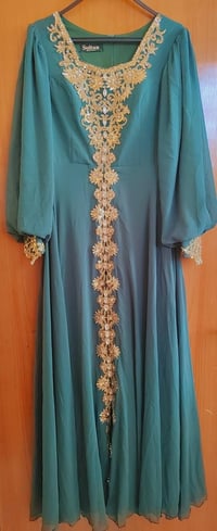ملابس بنات • نظيفة • فلوجه