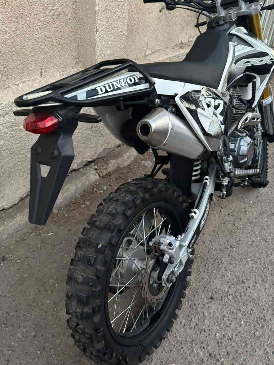 قفاز للبيع 
300 cc 
العنوان بغداد شعب لو ممحتاج مابيعها اكفلك مكينه و كير 
العداد  طافي لنو وكع عليه مي و خلاص 
السعر 1550 قفل ***********   جماعت ال1350 لا تتصل يروحي انت
