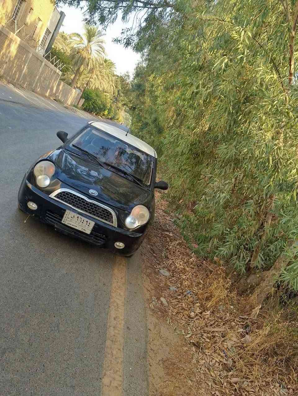 ليفان للبيع صدره تعبان يرادله ترتيبات السعر ٣٥ ورقه وبيه مجال مكان السياره بغداد صدر القناه رقم تليفون ***********
