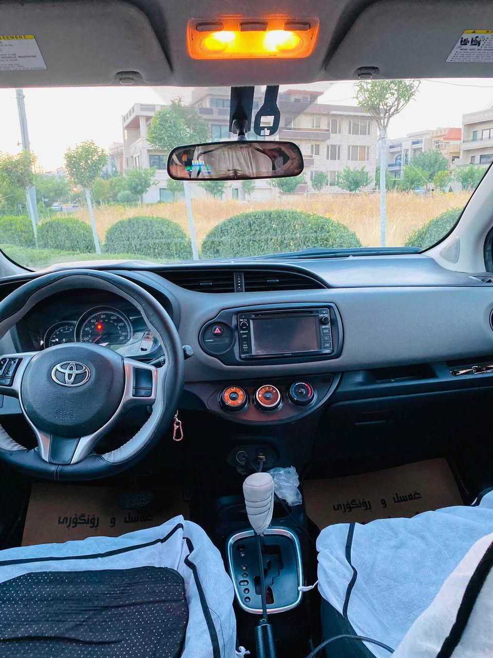 تۆیۆتا یارس (yaris)2017   
مواسەفات:تراکشن 
سوکان ڤۆلیۆم ،شاشە گەورە.
گێڕو مەکینە بە شەرت نەکراوەتەوە 
بە شەرتی گیرو مەکینە  ، 
مەکینە گەورە مەرخوب١٥ 
سێرڤز کراوەو تایەیەی تازەی لەسەرە
١٠٠ هەزار  ڕۆیشتوو
١چەمەلەخ گۆڕاوە بە شەریکە 
نیو بۆنید بۆیاخی هەیە لەگەڵ ساردێکی کەم 

*********** whats app أربيل, العراق
