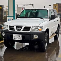 نیسان پاترۆل 2002 ناوسپی  دوو پارچە بێ ناو گرتن  چوار تایە و ویلی تازە...