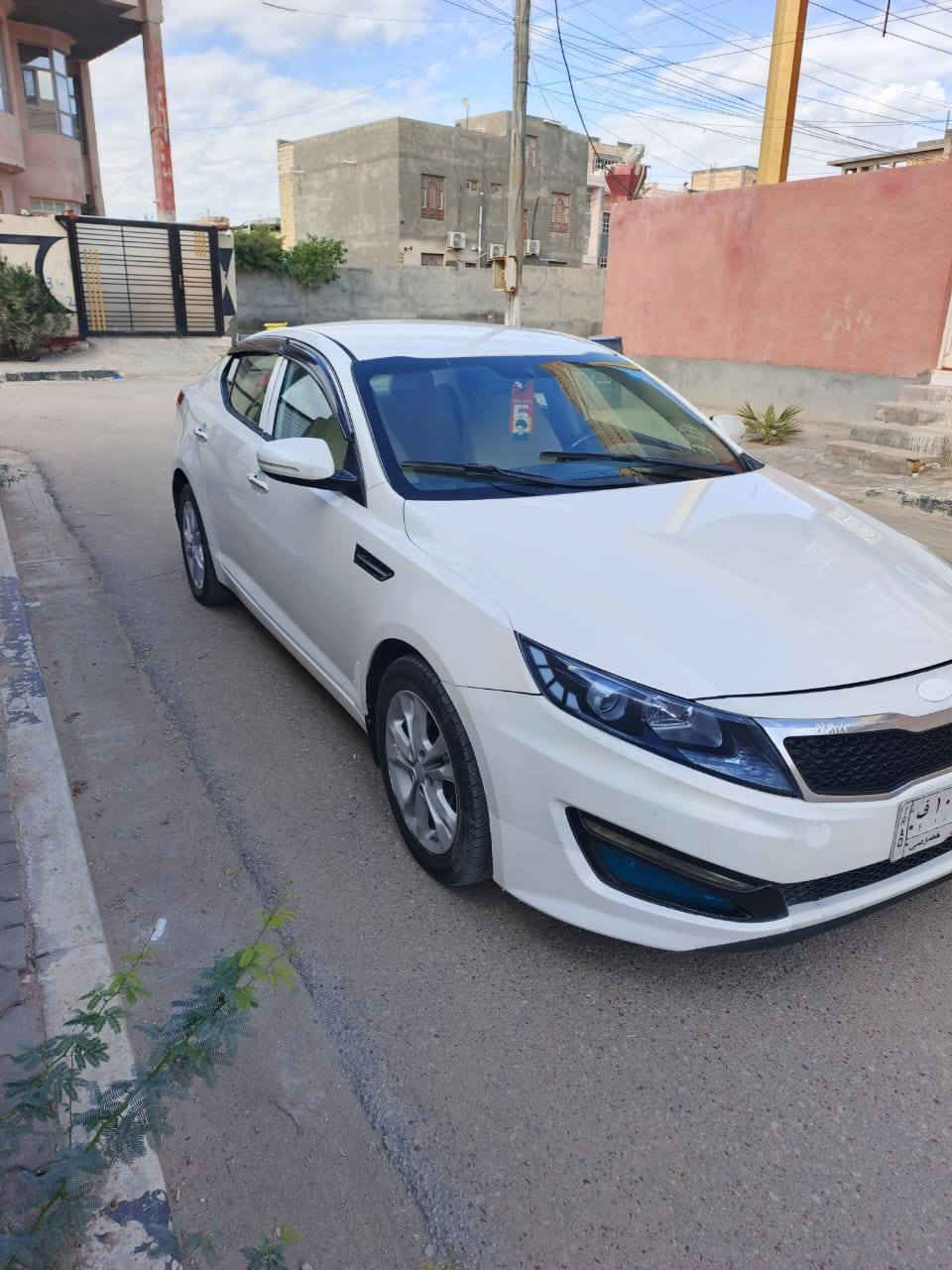 سلام عليكم سياره اوبتيما خليجي شركه العامه2012
سياره مكفولة كفاله عامه وجاهزه من كلشي 
السعر 119 وبيها مجال حق الجيه 
العنوان بصره قضاء المدينة 
لاتصال *********** علمن انه سياره جديده
