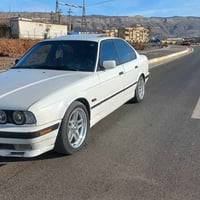 بي ام ١٩٩٣ • اوتوماتيك • سقف سلايد