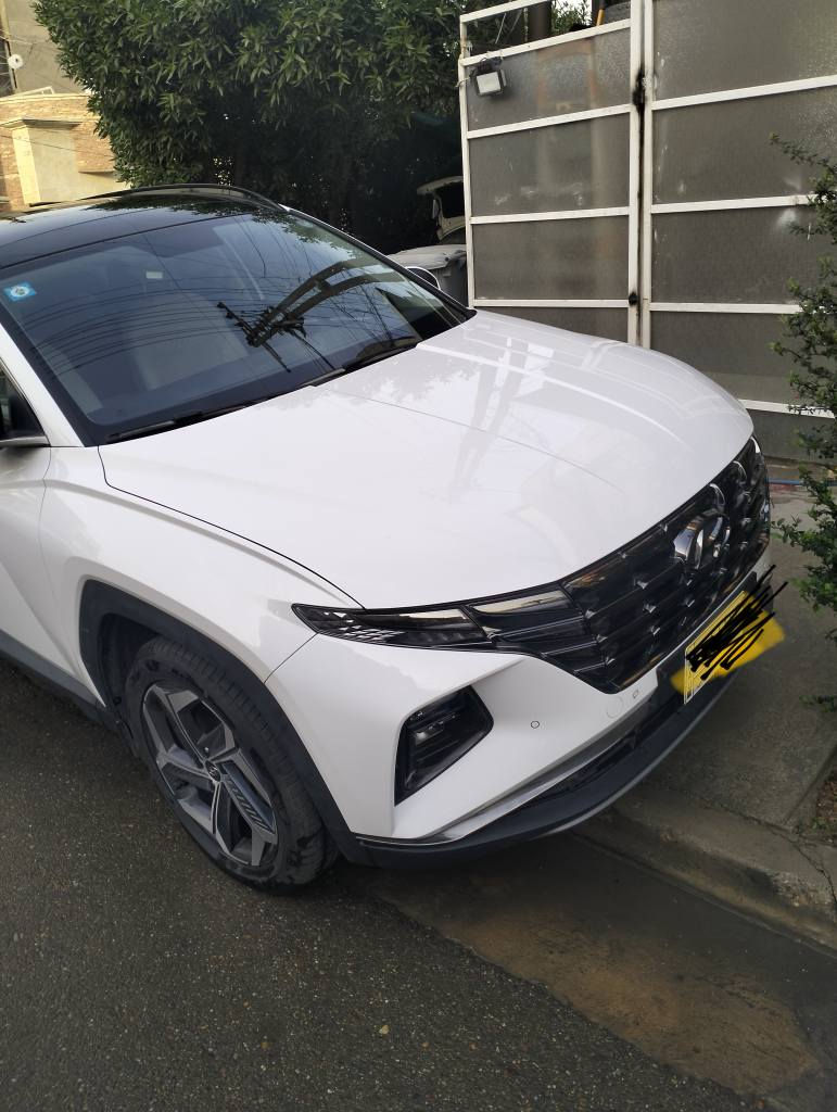 السلام عليكم توسان خليجي موديل 2024 ماشيه 4000 فول بانوراما ويل 19 جنطه كهرباء جلد تبريد قطعتين مكفوله ماعدا بارد قطعه صغيره بجنطه سياره نظيفه جدا على ايدي زيروا بغداد حي الجامعه *********** رايدهه 248 ورقه بغداد, العراق
