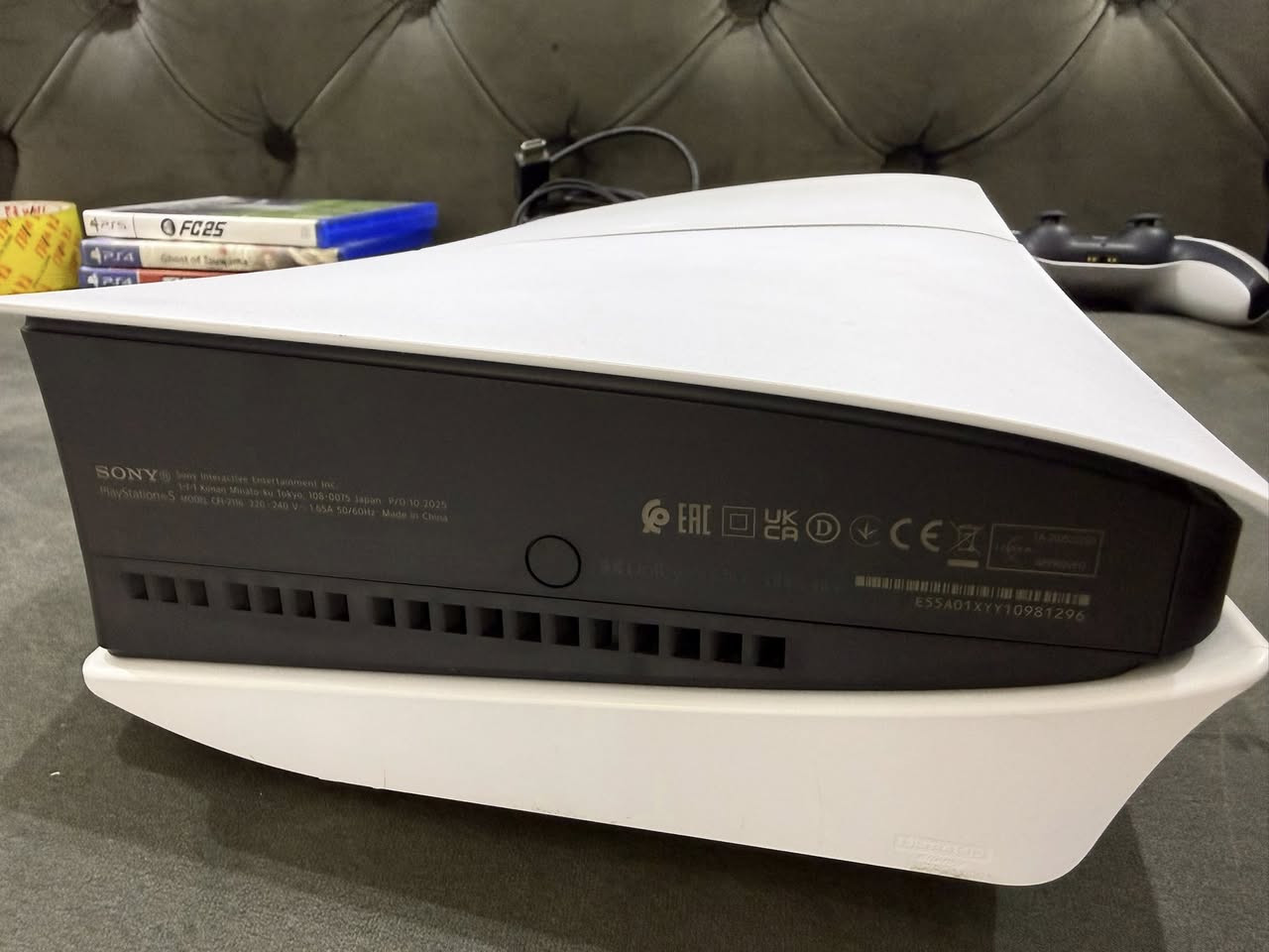 سلام عليكم بلي5 سلم واحد تيره اوربي استعمال شهر واحد +يو بي اس اون لاين السعر 900 الف قفل  بل مناسبه بس يو بي اس سعره 250 الف 
الستفسار ***********
