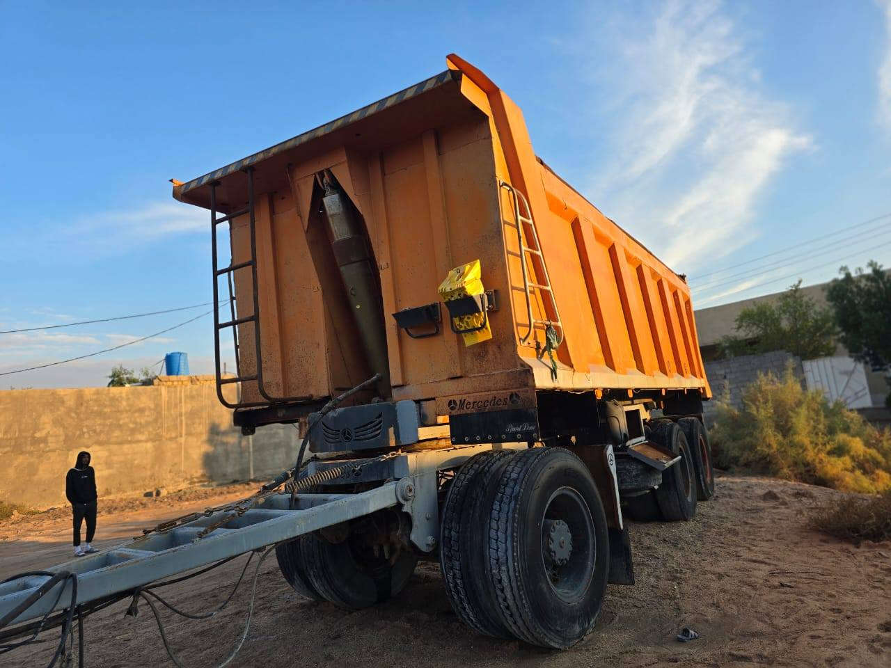 السلام عليكم مقطوره للبيع شاصي 16 براد 
السعر 120 وبها مجال قليل
رقمي***********
