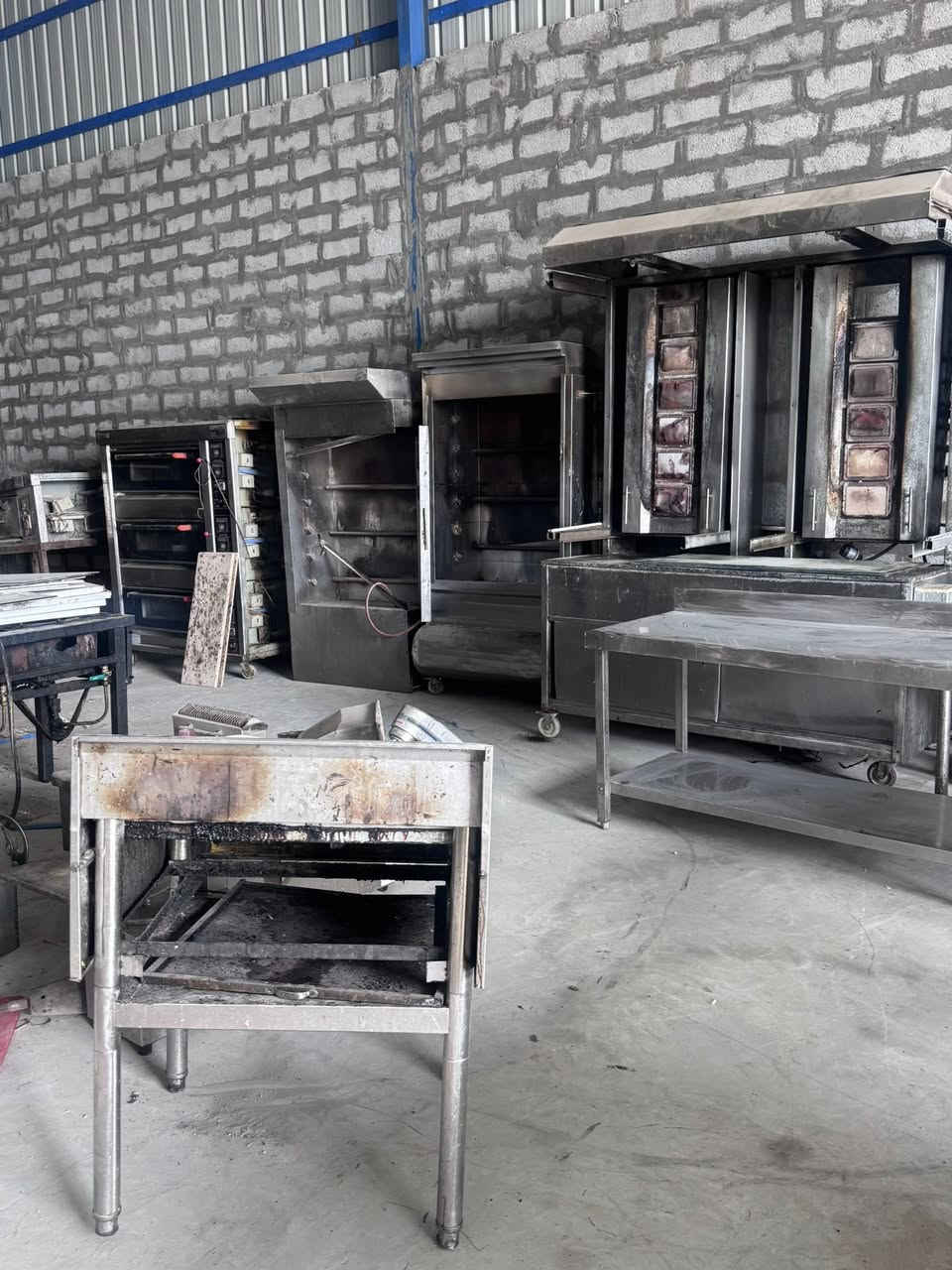 غراض مطعم كامل كلشي
باسعار مناسبه جدا جدا 

‭.  
0788 721 1777‬

تصل واتسب 
صفحه مكلفه بالنشر
