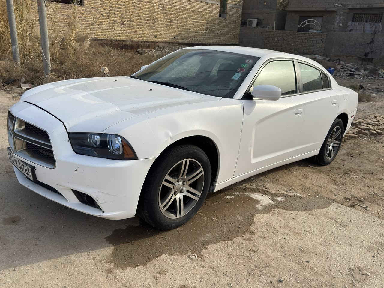 السلام عليكم جارجر 2013كندي كفاله من حادث وكفاله من الداخل  بيها  بابين تبديل اثر دحجات. مكينه 3600  جديده كير طياره سياره جديده كلش  ما مشتغل ولا كلوب بلعينه تراي زيرو   الايت زنون داخلها نضيف كلش سياره جاهزه من كير ومكينه وحداده وتخم تاير  وتبريد وتدفئه جاهزه عله اخر حبه رقم بغداد انكليزي تحويل ثاني يوم   سعرها ١٢٥مكاني حله  ابو غرق  رقمي ***********
