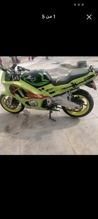 دراجه بطحه قرش وراق صوليه دراجه ابيع كوم حديد شراي يجي خاص او يتصل بيه...