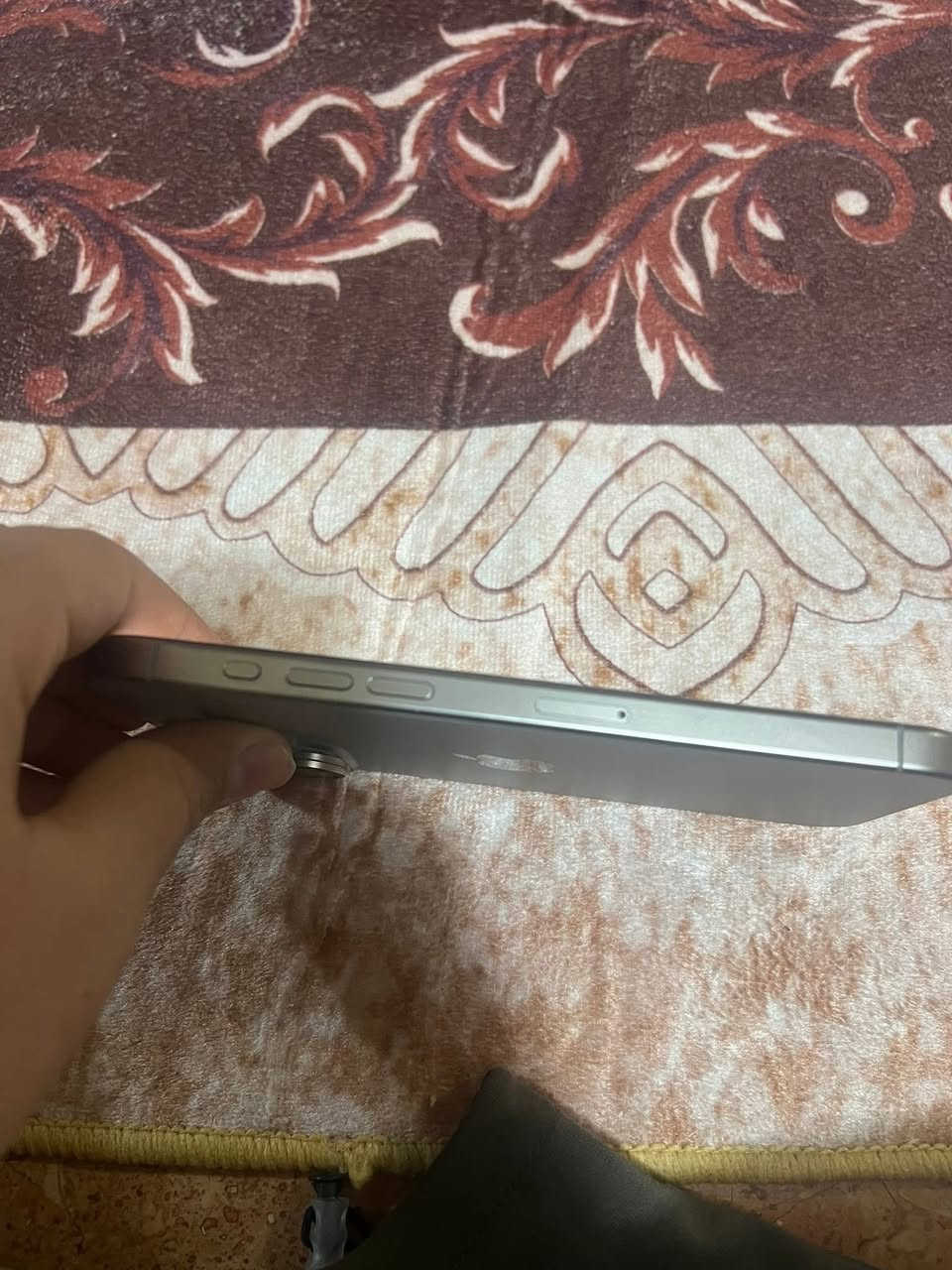 ايفون15 برو ماكس شرق اوسط
شرق أوسط

اقرا تفاصيل كامله وتعال هلا بيك 

مكفول ل تلفون وتفحص  يم المندوب 

تلفون فقط لشريحه الفعليه واكفه 

ولالكترونيه شغاله طبيعي 

🔹 شبه جديد، استخدام خفيف جداً

🔹 بطارية قوية 98% 🔋

🔹 كامل أغراضه: باكيت + شاحن أصلي 📦

🔹 كاميرا ممتازة، Face ID شغال 100%

🔹 نسخة شرق أوسط بدون أي قفل

📍 المكان: واسط - الحي - حي الزهراء 

🚚يوجد توصيل ل جميع المحافضات 

تكدر تجيني للمحل او ادزلك ل تلفون توصيل تفحصه وتكمله وتاخذه 

نظام العربون ثابت 25

سعره قفل 525

ايي ستفسار خاص


**إذا كنت صاحب هذا الإعلان وتريد حذفه لأي سبب، رجاءا أرسل رسالة إلى الدعم الفني**