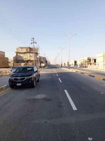 دارللبيع في حي الانتفاضة الثانية مقابل مجمع القمرالسكني يقع على شارع 30 المساحه 100 متر طابق واحديحتوي على غرفة نوم واحدة و استقبال مطبخ صحيات وطارمه للاستفسار ***********
