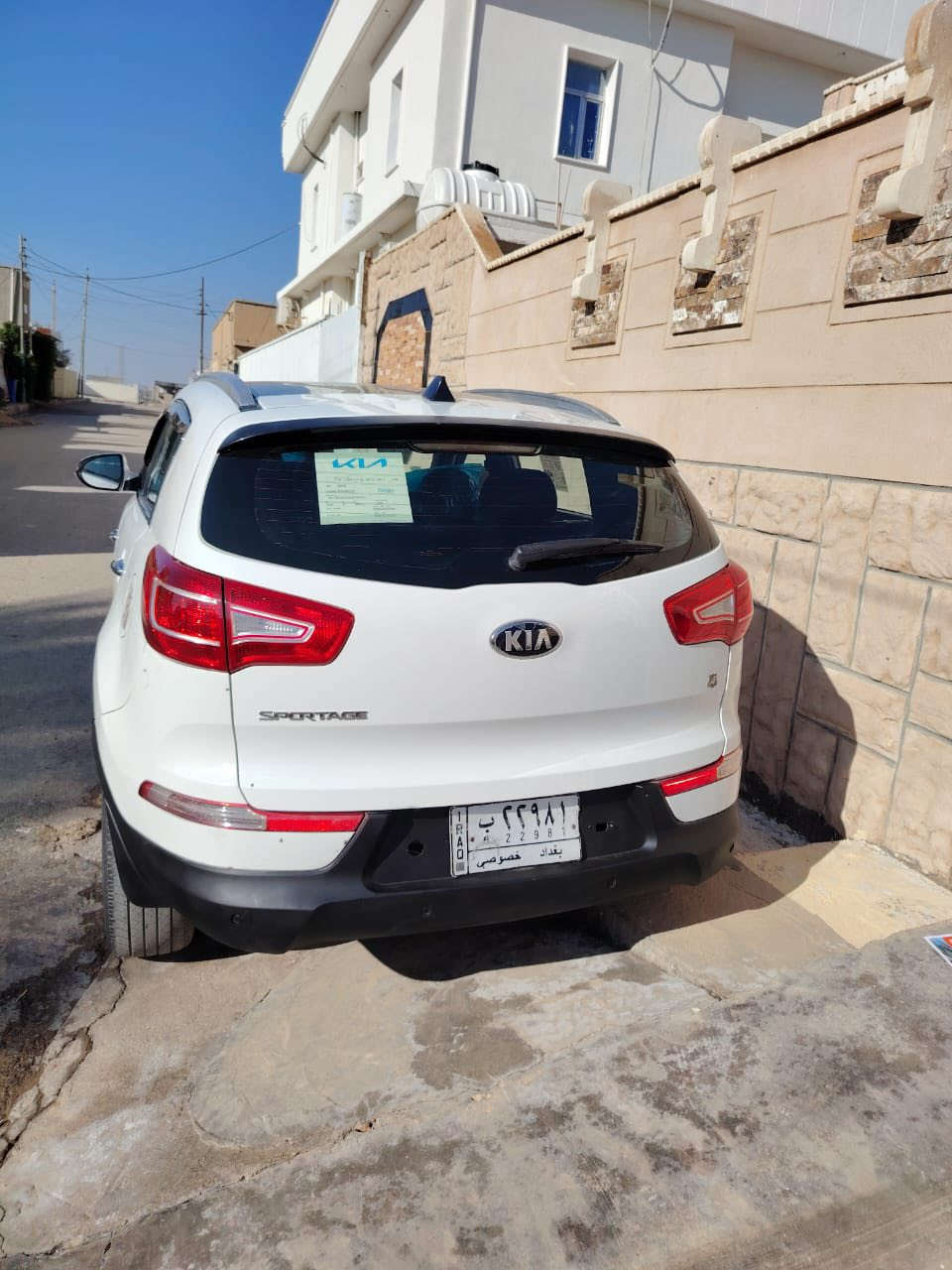 سلام عليكم  سبورتج موديل ٢٠١٣خليجي بيه قطعتين صبغ   جملغ خلفي والبنيد
سياره فول موصفات 
١٤٠وبيه مجال. 
مكان سياره بغداد العامري
***********
