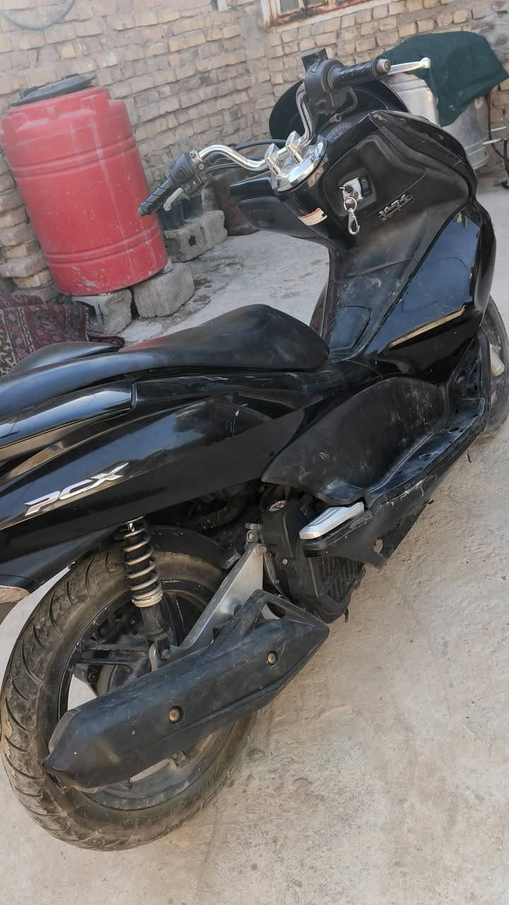 جيل اول دراجه حلوه ونظيفه
نقص فقط ستان تعليك و قفل الصندوق
مكينه ناعمه مكفوله من الفتح *********** متواجد واتساب
السعر 1300
