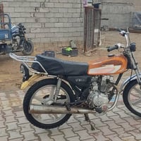 دراجه ٤ كير كلك نضيفه كلش  المكينه مالت ستوته وكهربائيات شغاله وباتري ...