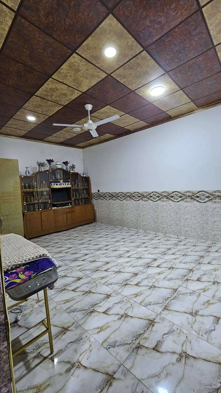 دار للبيع 🏠ملاين ثانيه بالبدايه 
 قرب جامع عز الدين حمودي
 مساحه 200 متر 
واجهه 11
طابقين 
6 غرف 
طابق الثاني بدون سقوف فقط
خدمات كامله

الاستفسار اتصل على الارقام التاليه
***********     
***********     

   #عقارات_البصمة_الملكية
#مقاولات_عامه_بناء_بالقساط  #بيع_وشراء_الدور_والاراضي
