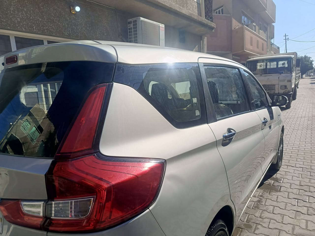 سزوكي ارتيجا موديل 2022 شركه الصادق على وضع الشركة لازالت بل ضمان ماشيه50 الف بيه فقط شخوط سياره اقتصاديه جدا بسمي سنويه ورقم جديد الاتصال ***********
سعر 20 مليون
مكان بغداد قرب جامع النداء
