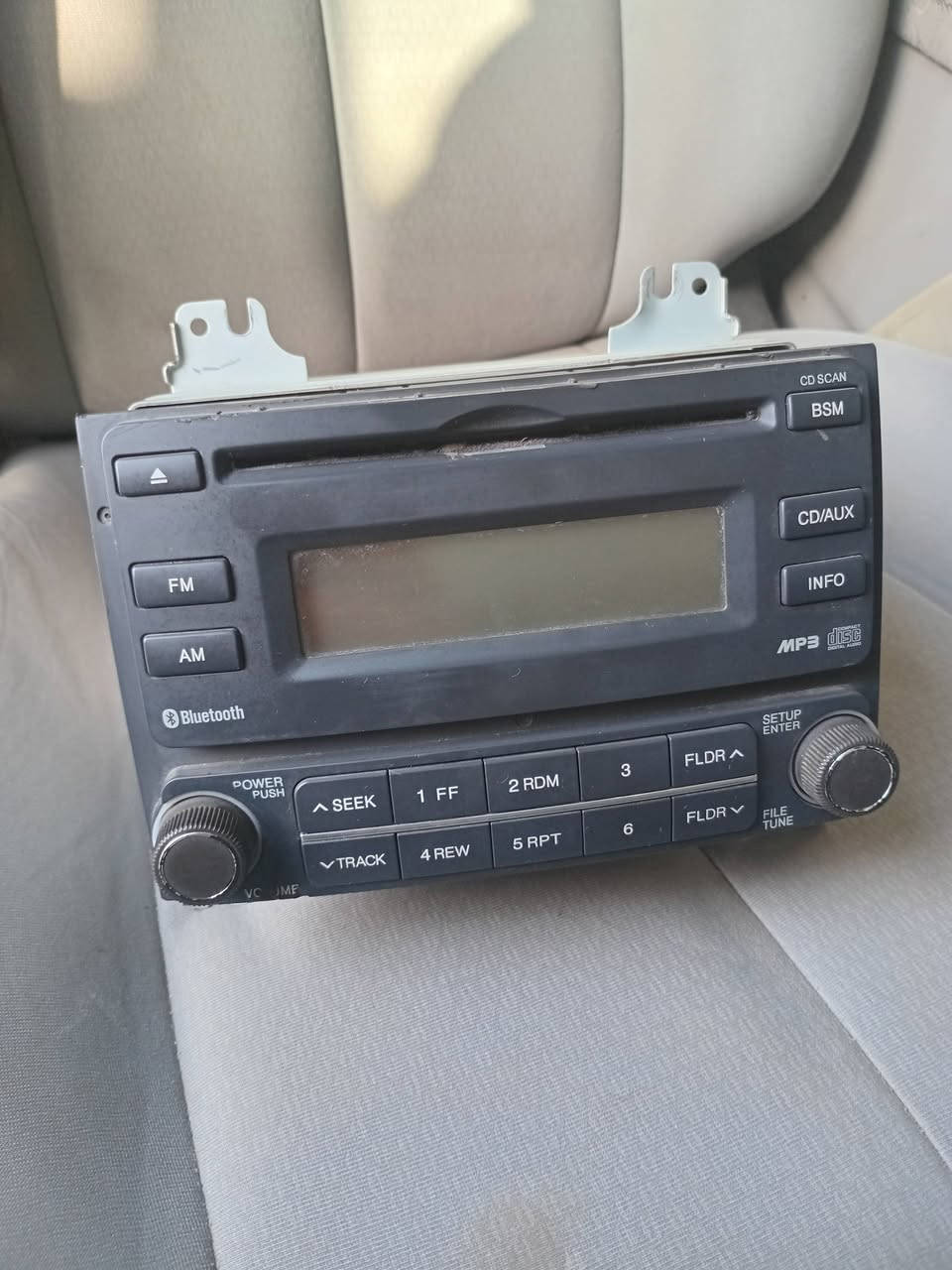 للبيع مسجل بلوتوث فول نضافه
وفلينه جك
وقبق محرك 
ومصطره خلفيه ابيض 
فرشه صندوك جلد تفصال


**إذا كنت صاحب هذا الإعلان وتريد حذفه لأي سبب، رجاءا أرسل رسالة إلى الدعم الفني**