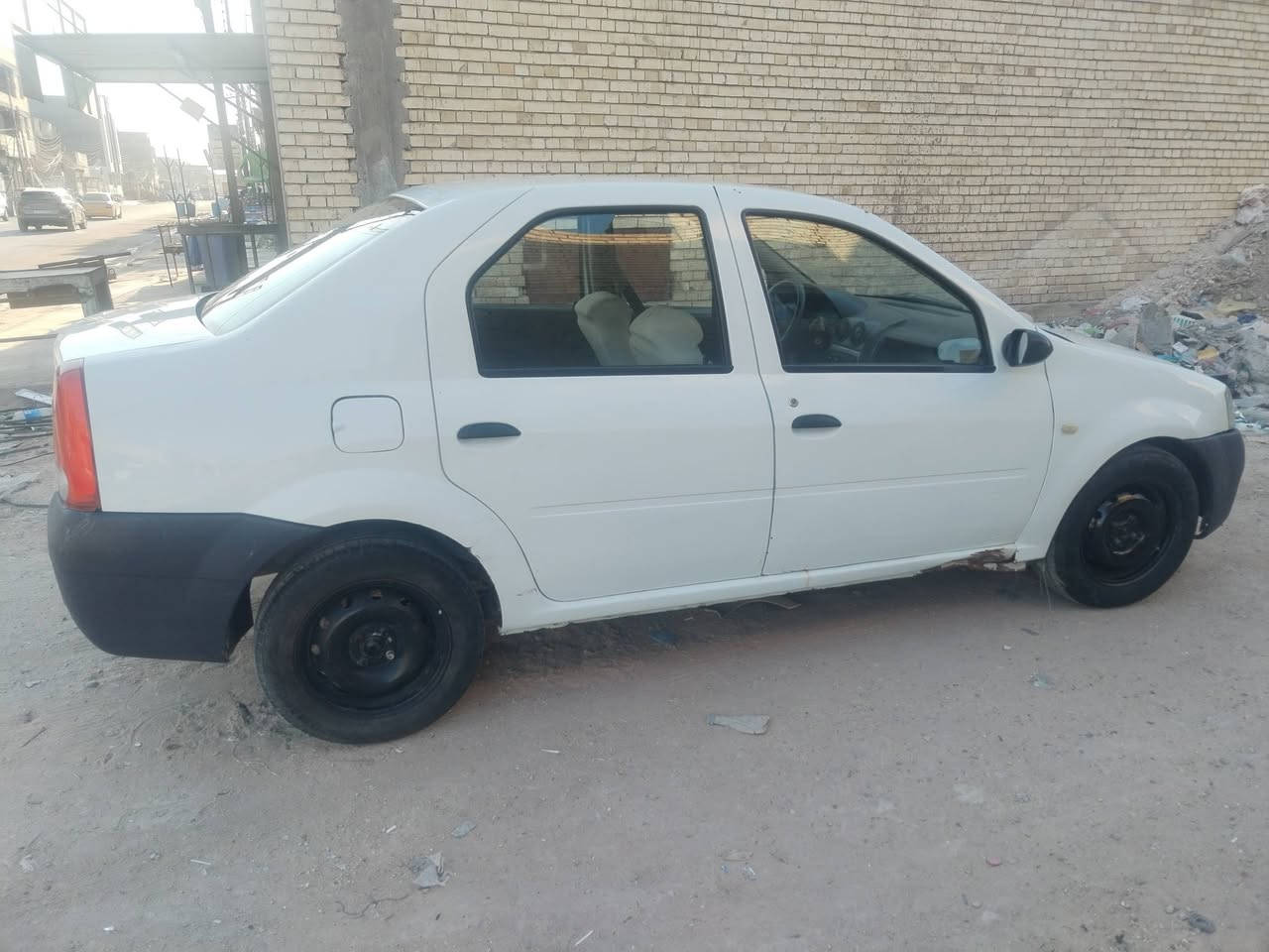 رينو لوكان مديل ١٢
كير مكينه نضيف 
رقم بابل بأسمي
مكان السياره بغداد
***********
