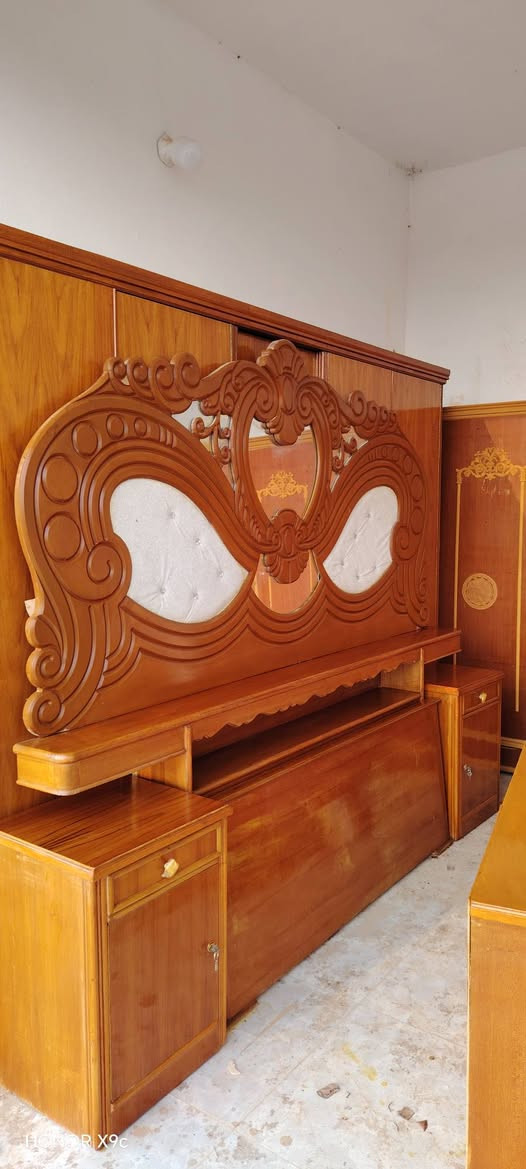 السلام عليكم غرفه كامله ام الخمس بيبان تزقام درجه اولى نظيفه كلش الغرفه جاهزه وكامله اي نقص ما بيها كلها صاج 5 ملم موديل حديث دنق جاوي  السعر 775 وبيها مجال وشامل التوصيل مجاني داخل النجف والشراي يتصل ***********
