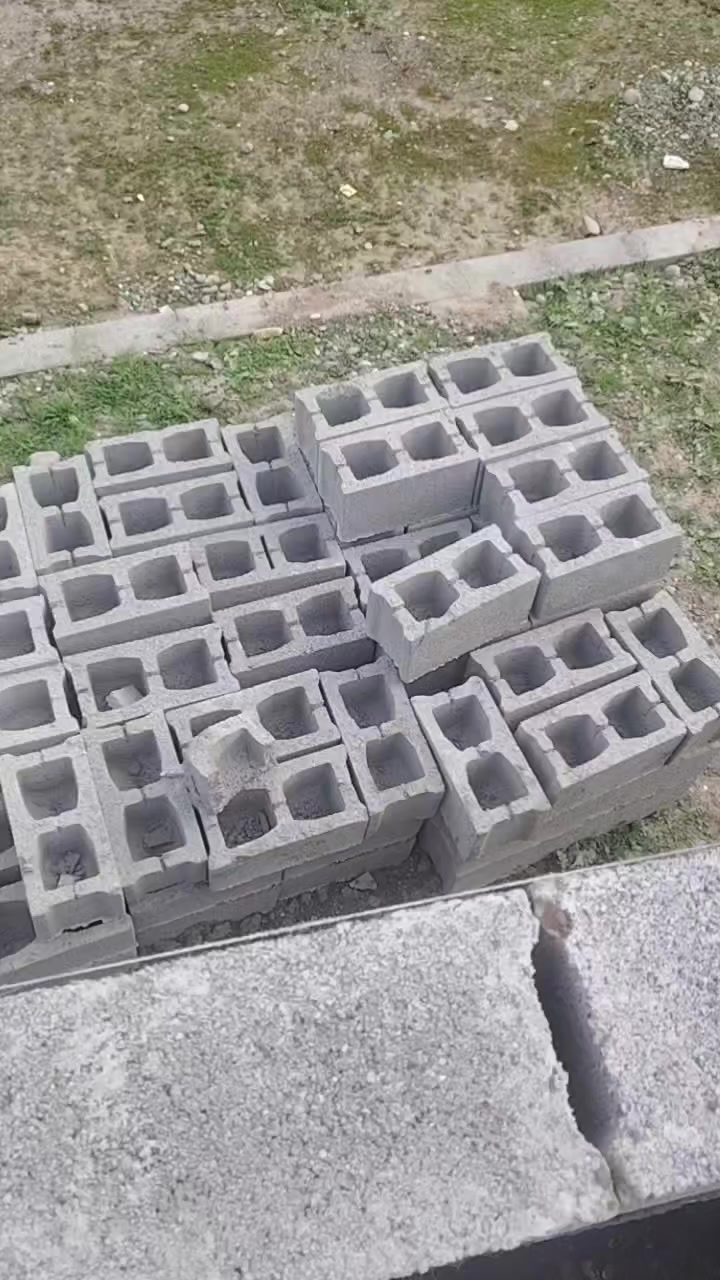 سلام عليكم كادر بناء شغل هندسي اساس +بيت +ستاره  درجه اوله شغل جدام عينك  الستفسار التصال ***********
