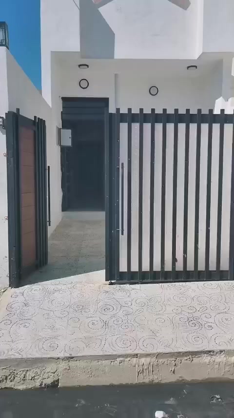 (  بيت ١٠٠ م طابو للبيع  )
يتكون من طابق واحد
استقبال 
ومطبخ
وغرفة نوم 
وصحيات 
وگراج سيارة 
البناء  صفر بناء  ٢٠٢٦ 
السعر ٦٦ مليون
حي العسكري شركة طارق 
مكتب الوسيط للعقار وبناء الدور
*********** ابو طارق 
***********
