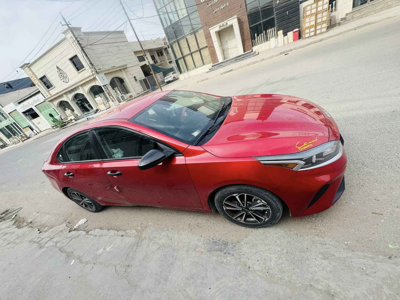 سلام عليكم
سياره فورتي وراد أمريكي موديل 2022 سياره جديدة حادثها فقط باب الصدر جهة السكن صبغ والباب الي وره شبر بي صبغ فقط بجم السياره كبس السياره بوضع الزيرو ماشيه 57 السياره نص فول مواصفات 
شاشه كبيرة 
مانع تزحلق 
كروز سرعة 
تحديد مسار 
ثلاث انظمه قيادة 
عنوان السياره بغداد 
السعر 158 ورقه 
***********
