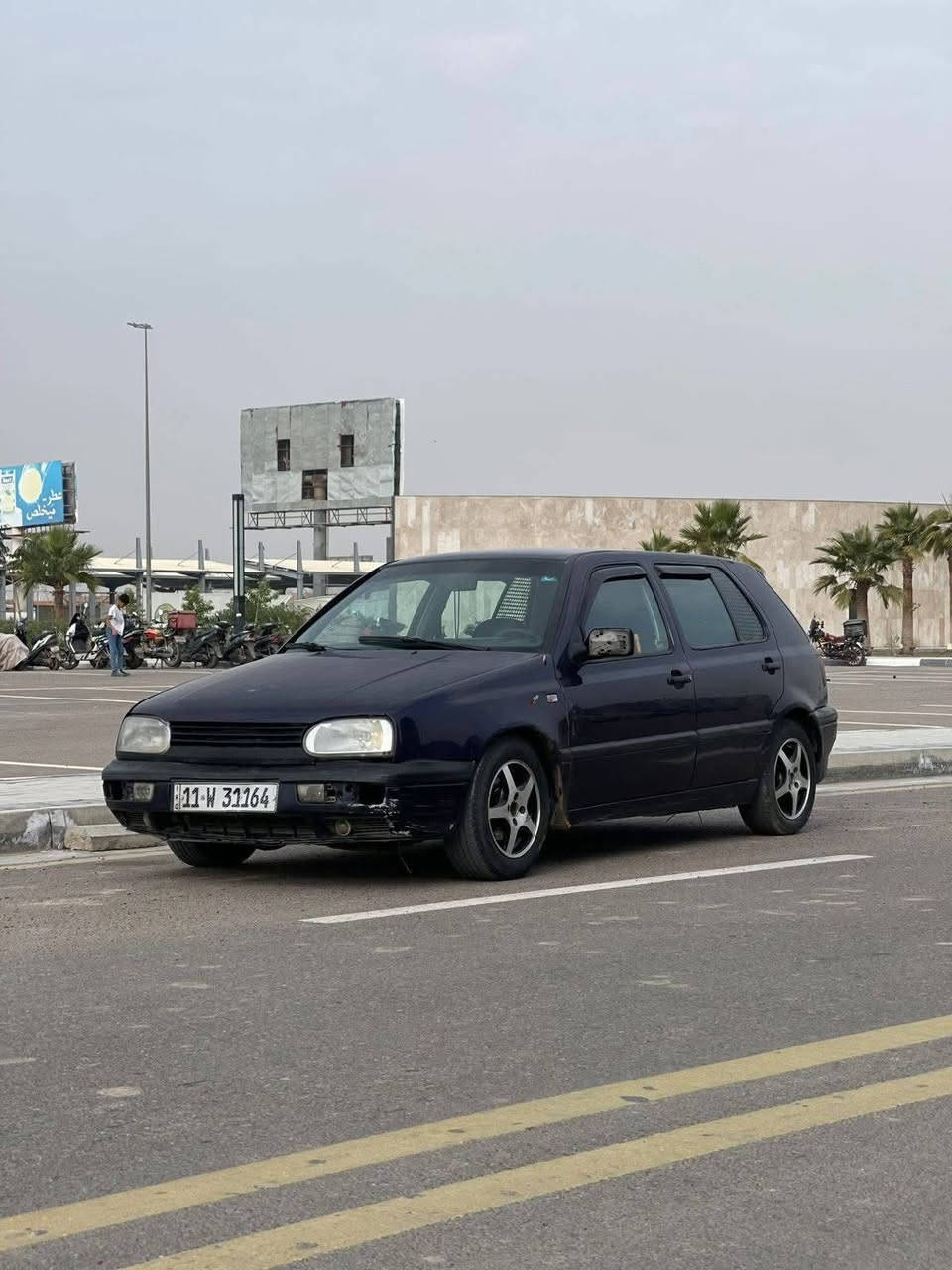 السلام عليكم
كولف 1993 

اوتوماتيك كير ومكينه مكفولات 

محرك 2000

صدر امامي خلفي جديد

تخم تاير جديد 

تبريد ثلج

مكفوله بدون ضربه 

بدون خياس 

سياره جاهزة نقص ايسي بس

السعر ٤٥ وبيه مجال للشراي 

مكان السيارة بغداد الدوره
***********
