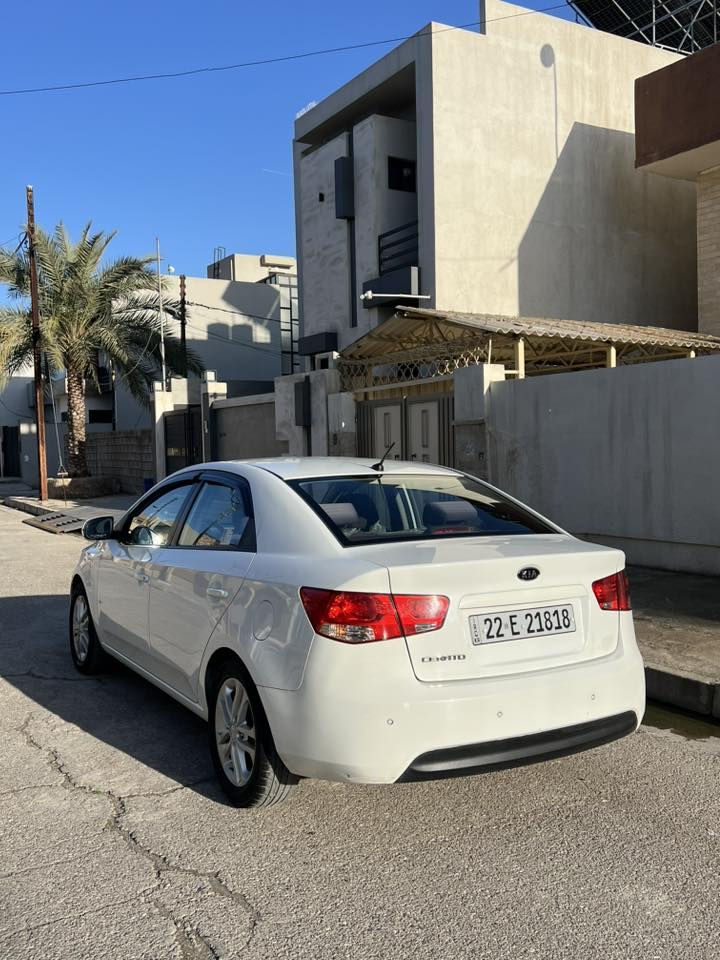 كيا سيراتو
موديل 2012 
مكفولة من ضرر ول صبغ 
السيارة من شركة على ايد وحده  
ماشيه KM99 حقيقي 
هزة وسنوية جاهزة شرط تحويل 
محرك 16 دوش شرط ما مفتوح
كير ومحرك بشرط لا صرف ولانفخ
مواصفات سيارة 
كير توماتيك + عادي 
حساسات 
مري شفط 
اشاير مري 
5ويل كب 
بلوتوث
اوكس 
تحكمات ستيرن 
جامات كهرب 
سبيره ما نازل 
السيارة جديده وجاهزة من كل نواحي 
مكان السيارة حي العربي 
للاستفسار اتصل على الرقم ***********
