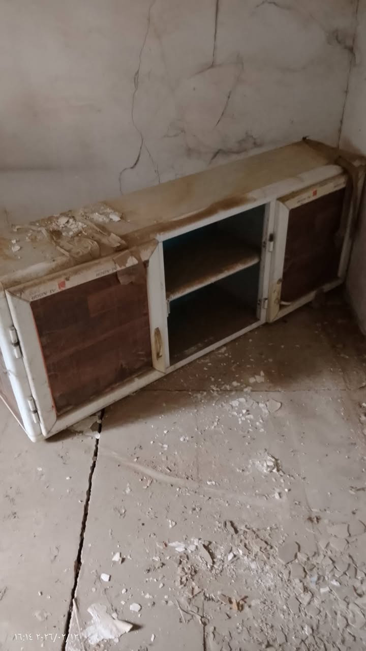 للبيع كامنتر قطعتين بسعر 150قفل عنوان بغداد جسر ديالئ تقاطع نهروان الاستفسارات فقط هاتف/***********
