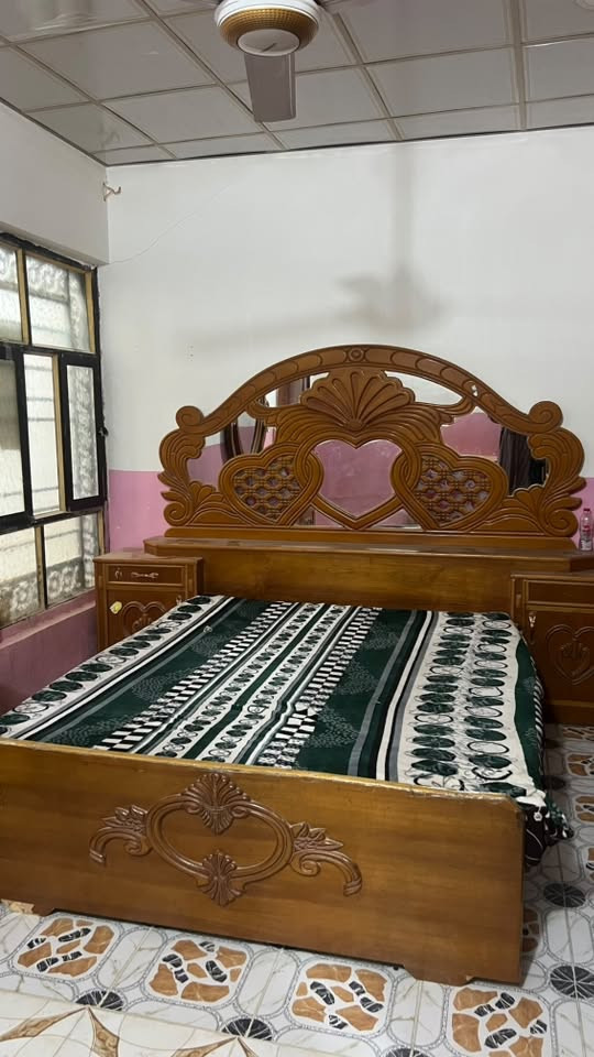 غرفه نجاره عراقيه صاج نظيفه
البيع مستعجل السعر 500 
العنوان المناذره 
رقم ‭***********‬
