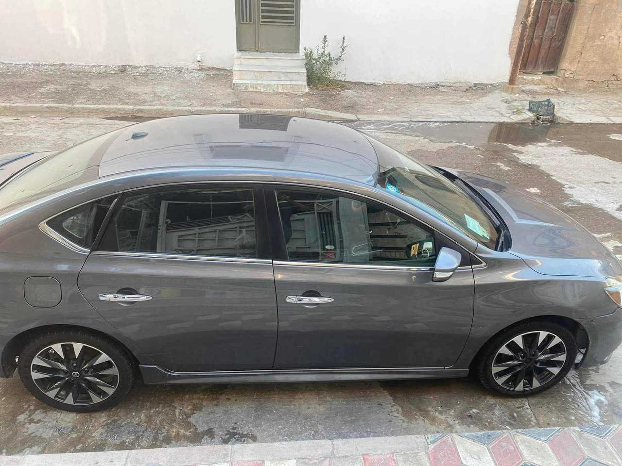 السلام عليكم
سنترا 2019 sr 
ماشية 68 ميل 
سيارة كلين من امريكا 
بدون ايرباك بدون تبديل قطعة وحده 
بس اجت بيها صفحة السايق والبنيد كلير من امريكا 
سياره جديدة ومناقصها شي 
سياره فول sr 
سياره مناقصه حدادية جديدة ادامة جديدة زنون تايرات باتري كله جديد 
كير ومحرك مكفول 100‎%‎ 
للاستفسار 
‏0770 086 3923
العنون مدينة الصدر
