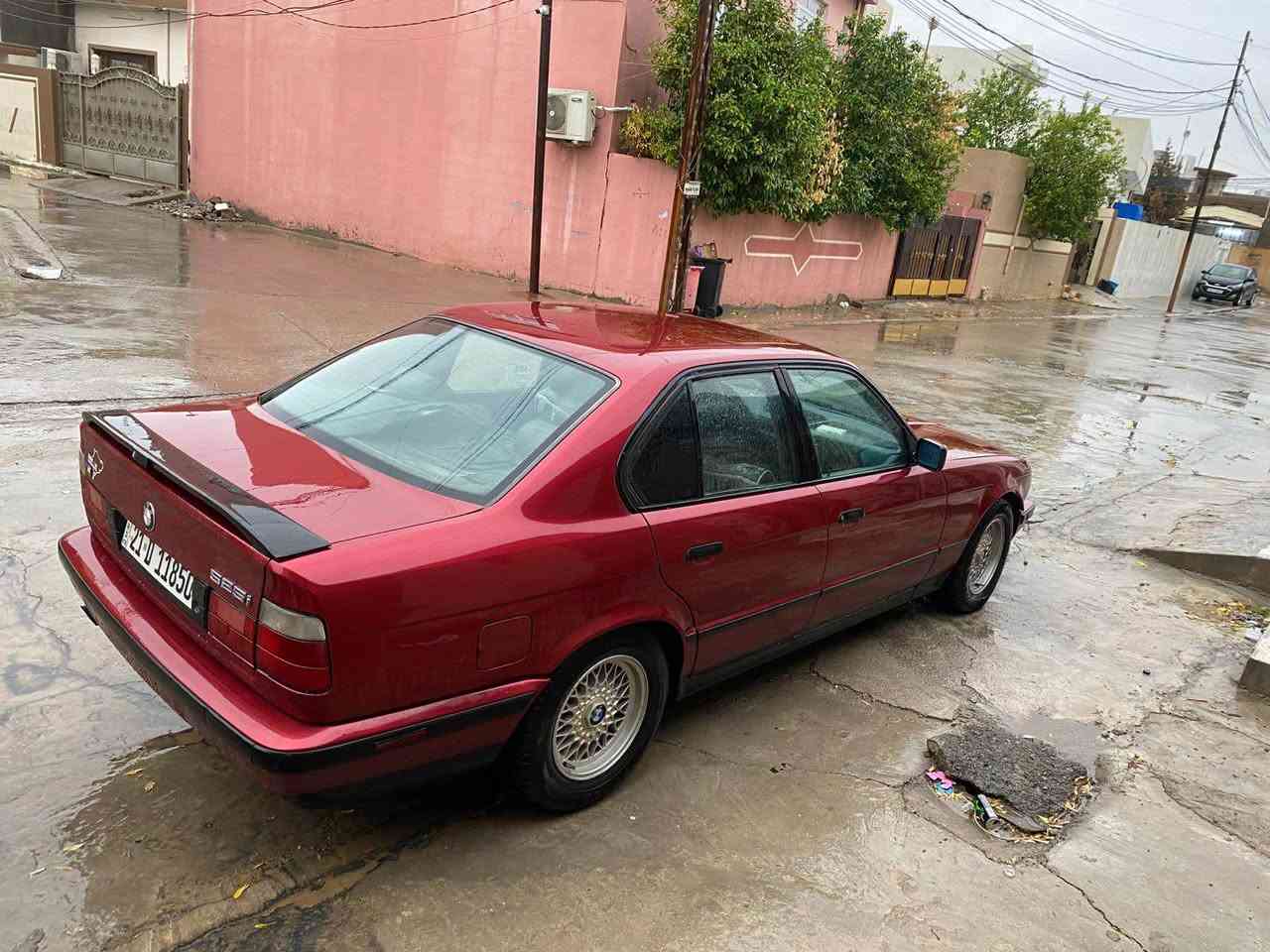 سلام عليكم 
bmw موديل  فول١٩٩٢
سلايد و كشن جلد بلادي جلد 
سياره جاهزه كامله 
كهربائيه كلها شغال 
راديتر جبير جديد 
تاخم واير بلادي لوك جديد 
٤ تايرات شبح لوك 
ما بيها اى مسرف 
تبريد تدفئه خير من الله بشرط 
سياره ما بيها اى مصرف 
صبع عام للجماليه فقط بدون ضربه بدون دواخل 
حتى سقف و تكم بدون معجون 
سياره كلش نظيفه سنويه و رقم جديده لل ٢٠٣٠ باسمي  
بطاقه بنزين موجود 
السعر رايد ؛ ٧٩ ورقه 
مكاني كركوك 
***********
*********** كركوك, العراق
