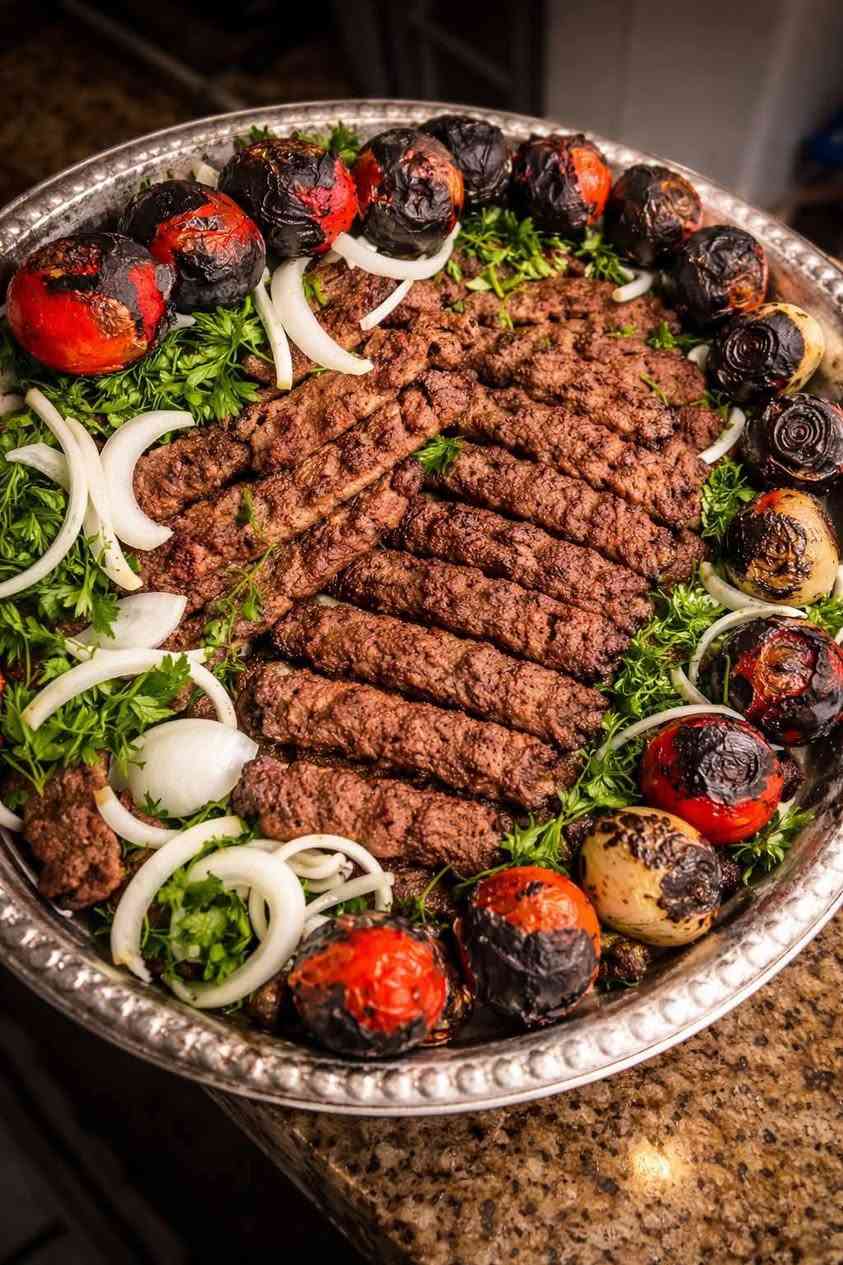 السلام عليكم
وعلى بركه الله تم افتتاح مطعم ومشويات جنوب الموصل بكادر خاص ومميز الموقع تلول ناصر الشارع العام مقابيل مرطبات فانيلا
يتوفر دجاج محشي 
دجاج عل فحم مع تمن 
دجاج شوي مع تمن 
شرط وزن دجاج 1300 
كباب دجاج
تكه دجاج
كباب لحم 
تكه لحم 
بادارة احمد 
رقم الهاتف ***********
 بادارة خلف
رقم هاتف  ***********
يوجد خدمه توصيل كافه مناطق جنوب الموصل 
ملاحضه مهمه الدين ممنوع بدون اي احراج لاي شخص رجاءً رجاءً
