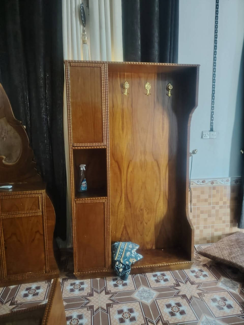 من رخصت لادمن السلام عليكم اخواني يوجد غرفة نوم فصال القائم حشب حطاطه السعر 650 وبيه مجال المكان قضاء الرمانه التواصل التصال هاذي *********** أو خاص
