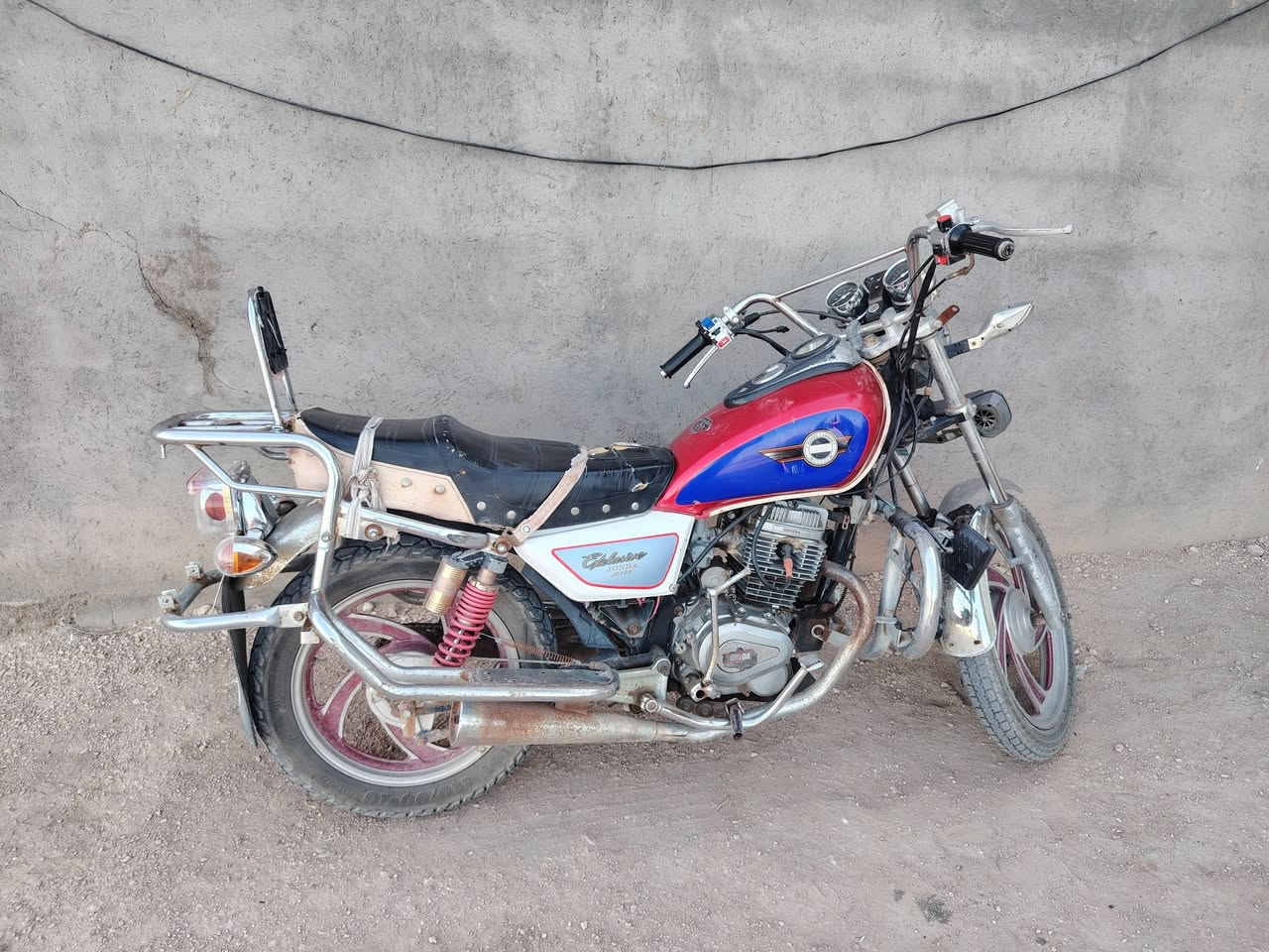 دراجه جونده للبيع
وراق كامله دراجه كامله من كل شي 
سعر خاص


**إذا كنت صاحب هذا الإعلان وتريد حذفه لأي سبب، رجاءا أرسل رسالة إلى الدعم الفني**