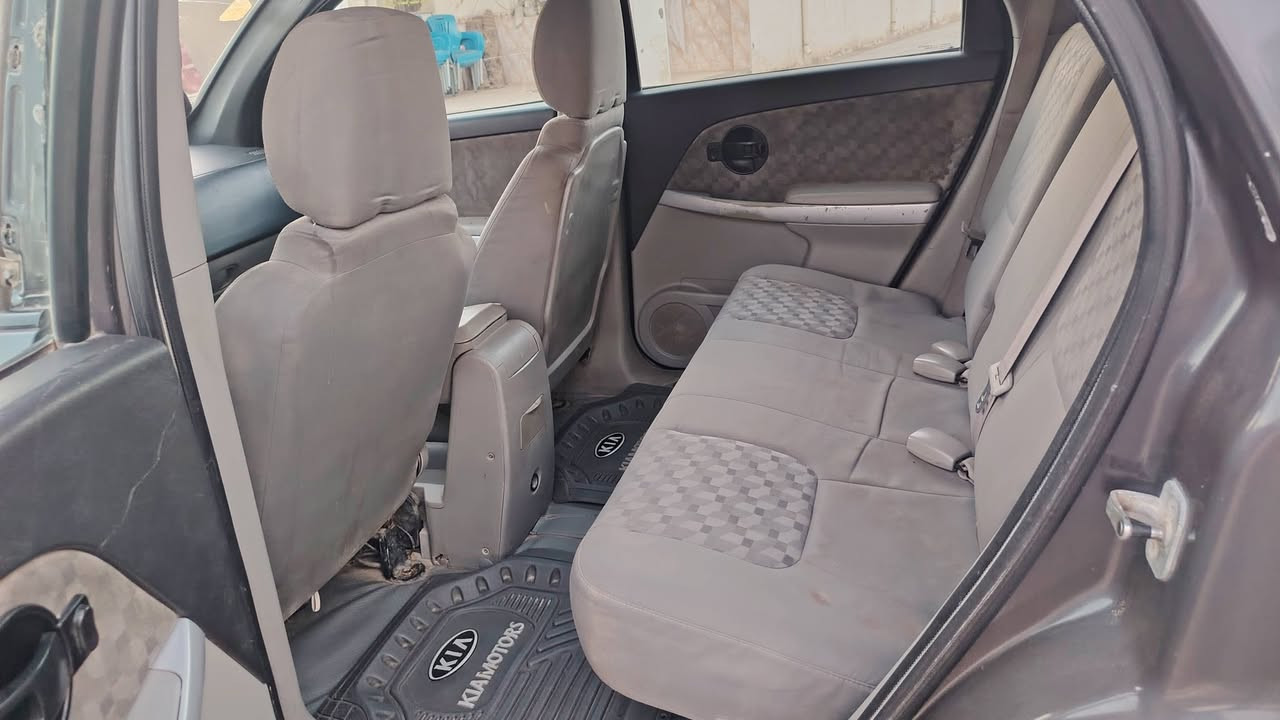 شوفر كوينس مديل ٨ مكفوله من ضربه وصبغ سياره مكينه كير حداديه تبريد جاهزه سياره من كلشي سعر ٦٥ وبيه مجال *********** مكانه بلشاميه
