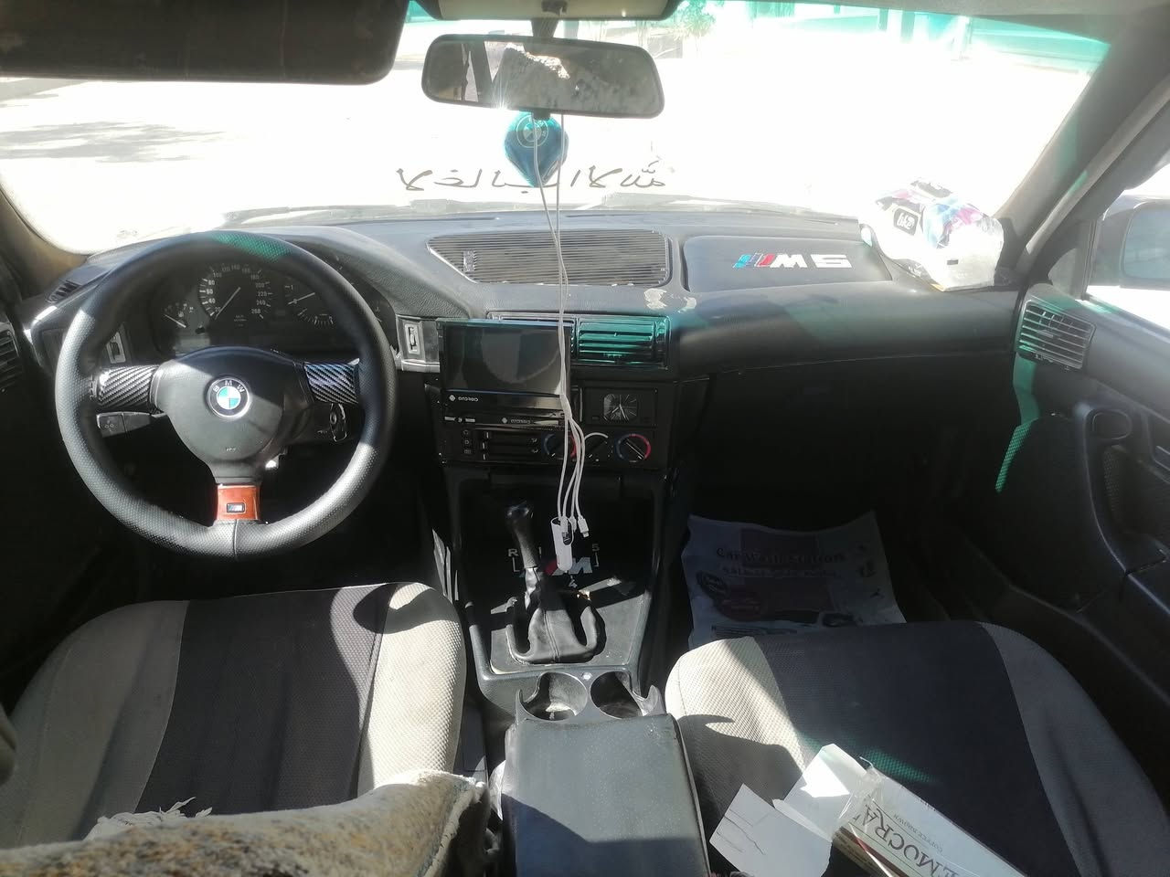 سنوية لحد 28
موديل 1990
مكينة 528 كير عادي 
سستم صوت بلادي 
منضومه زنون كامله 
كهربائياتها شنو بالك شغال
سقف سلات 
***********
مكان كركوك
