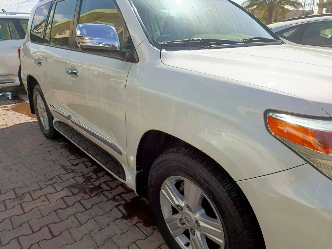 السلام عليكم لاند كروزر موديل2015  سيارة جديدة بيه فتح باببن وشوي بل هلال صبغ عله كد شبر سيارة فول مواصفات السعر410 وبيه مجال للطيببن مكينه كهربائيت خير من الله تخم تاير جديد مكاني بغداد البنوك رقم الهاتف*********** اني مكلف بل نشر اتصل عله رقم
