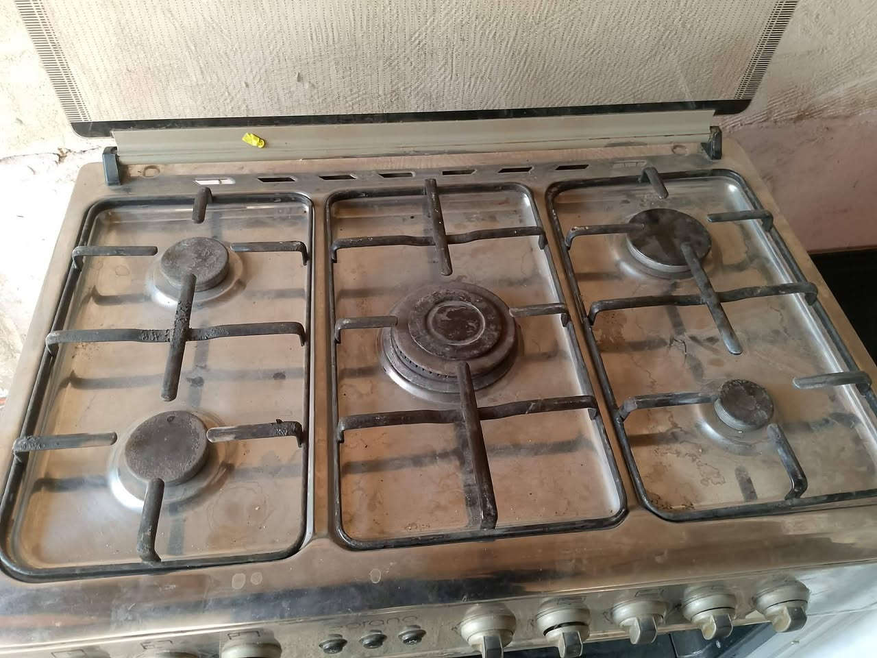 طباخ.   سعره 160وبي مجال. شغال ونظيف لاستفسار على هذا الرقم ***********
