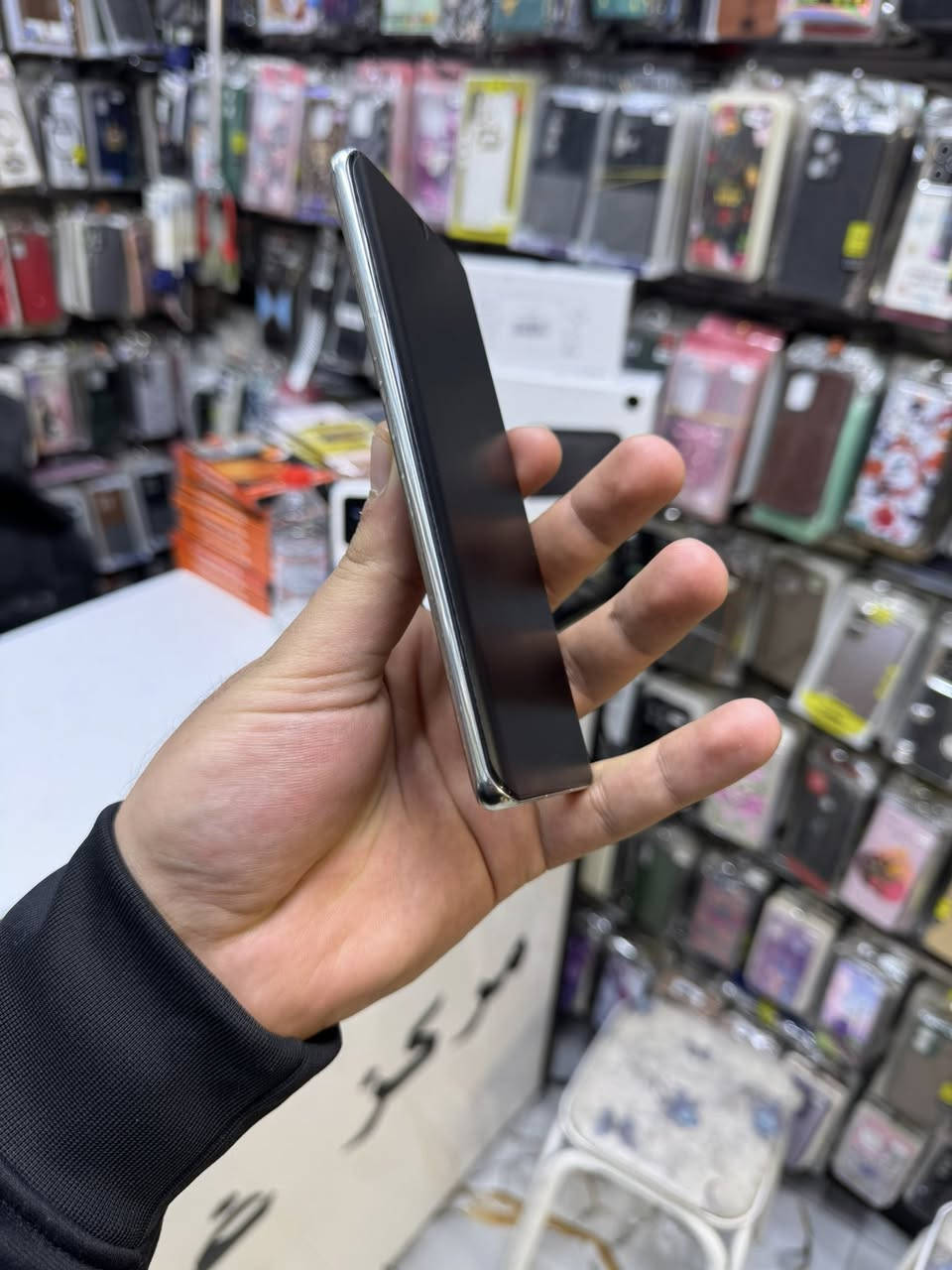 السلام عليكم للبيع هواوي p50pro الجهاز نظيف وملحقاته كامله ذاكره 256 زوم الكامره 100x يعني مثل ال s24 كامرته للأستفسار التواصل ***********
***********
