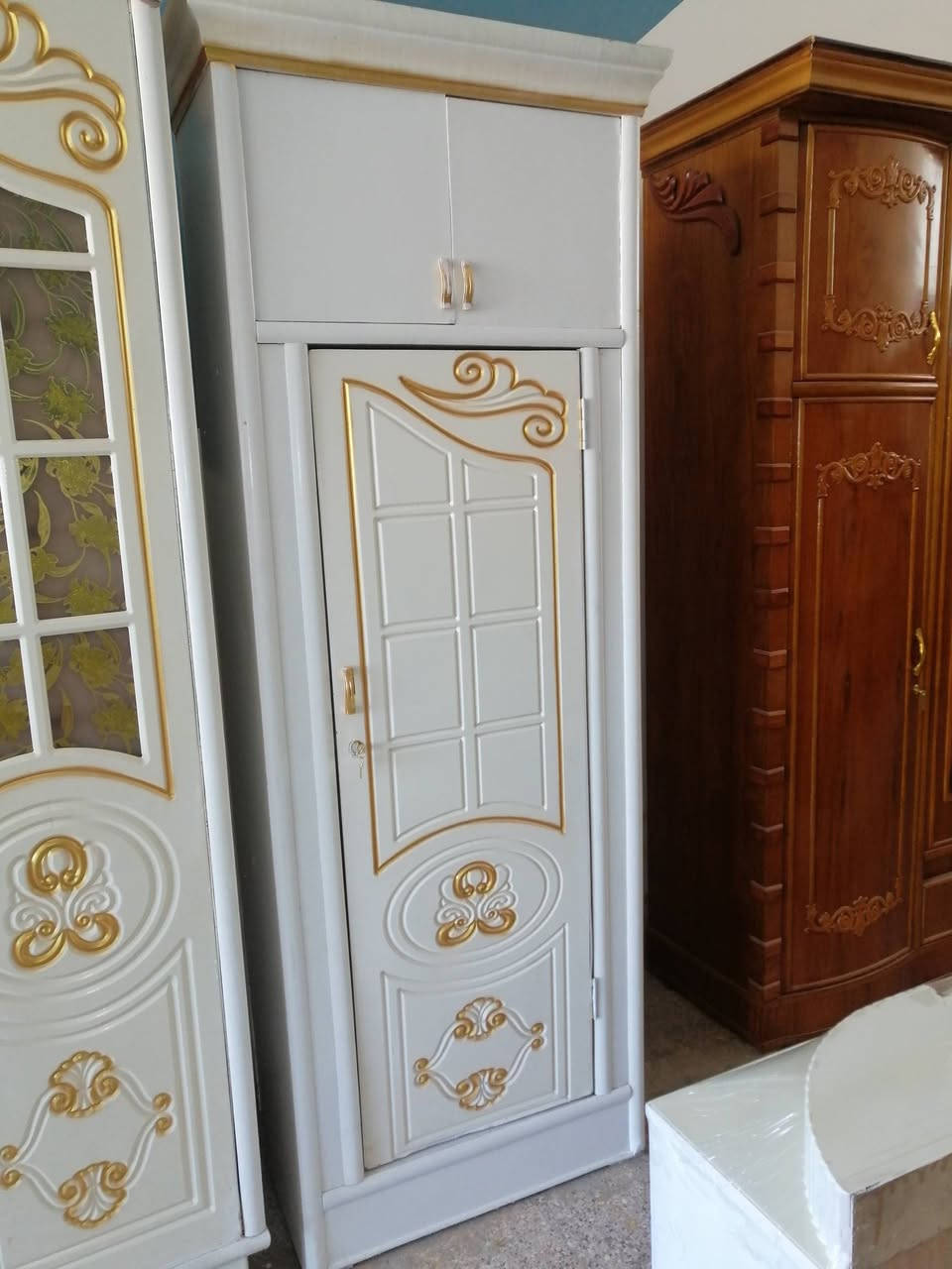 السلام عليكم غرفه للبيع ٦باب طابقين صاج صبغ حراري نظيفه السعر ٧٠٠ الف وبيه مجال العنوان بعقوبه كاطون الرازي شارع ابو رباح قرب مرطبات لسيد مزاد ابو كرار الغريباوي ***********
