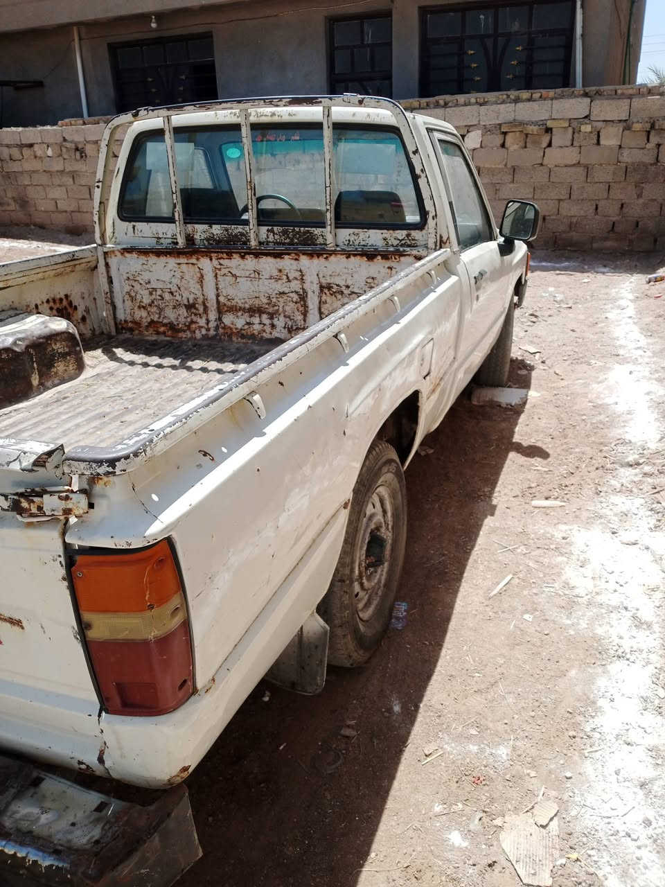 السلام عليكم تيوتا 85 للبيع مشروع وطني سنويه لل27 تحويل مباشر السعر 30وبي مجال ناحيه الوحده *********** /***********
