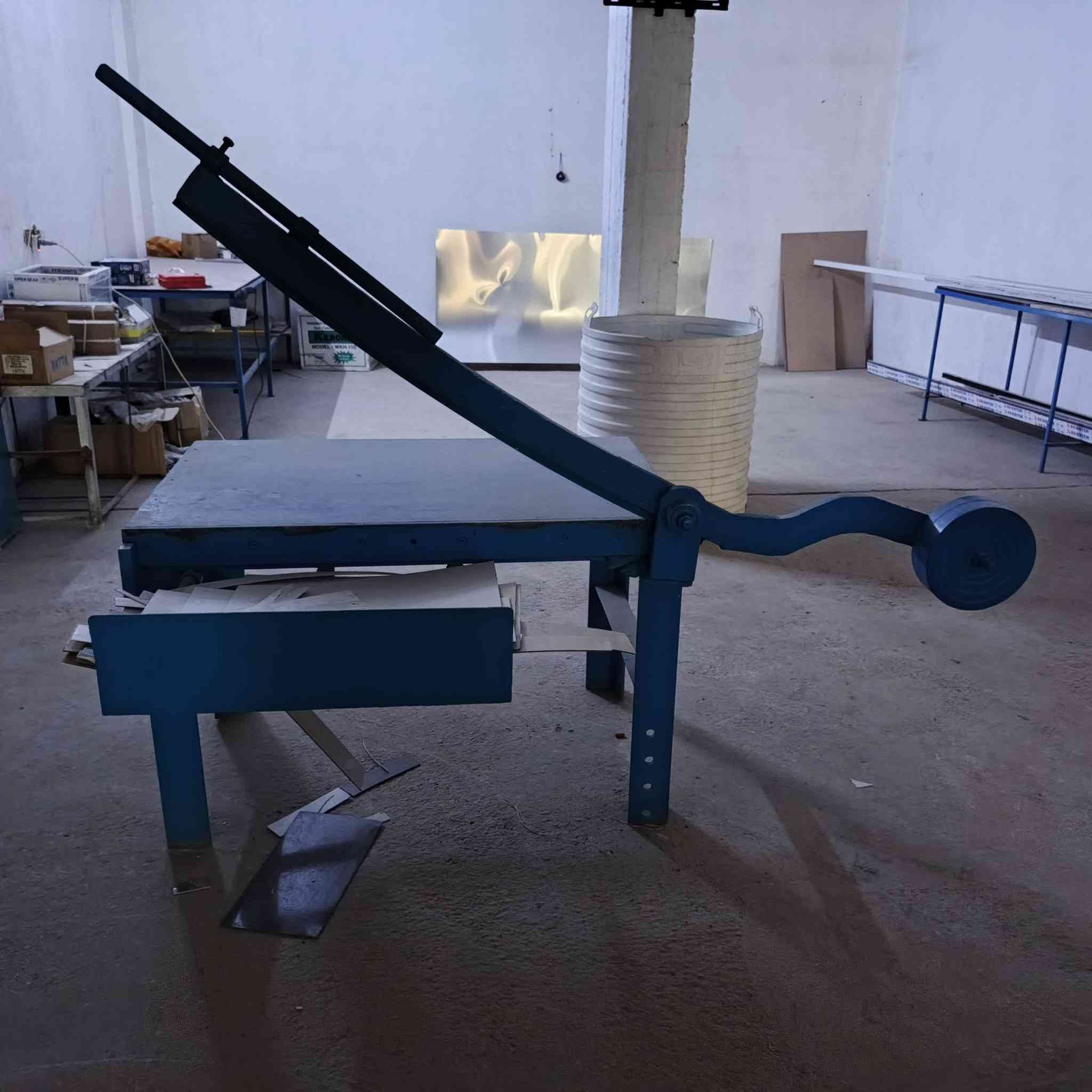 ابيع معمل شلع مو مفرد
معمل المنيوم جاهز من كلشي
هوه وميوزته وغراضه ب ثلث ملاين وربع
وبيه مجال شي قليل (عنوان بابل الحمز الغربي) 
***********
