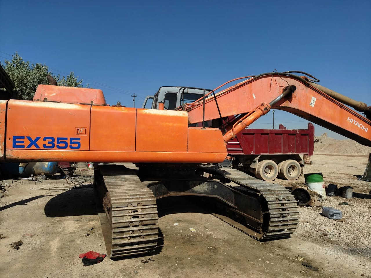 السلام عليكم حفاره للبيع موديل 2003حجم 355للستفسار اتصل على هذا الرقم ***********
